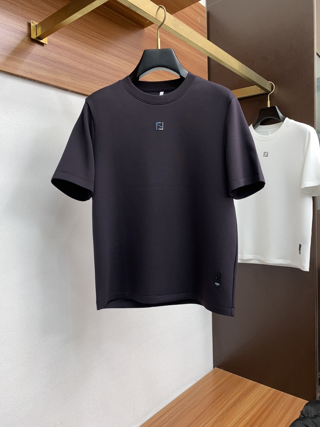  芬迪 家族男士高端简约圆领加厚空气棉莫代尔短袖 ，香港洋行渠道货，纯正血统品质，25年秋冬 新款，经典