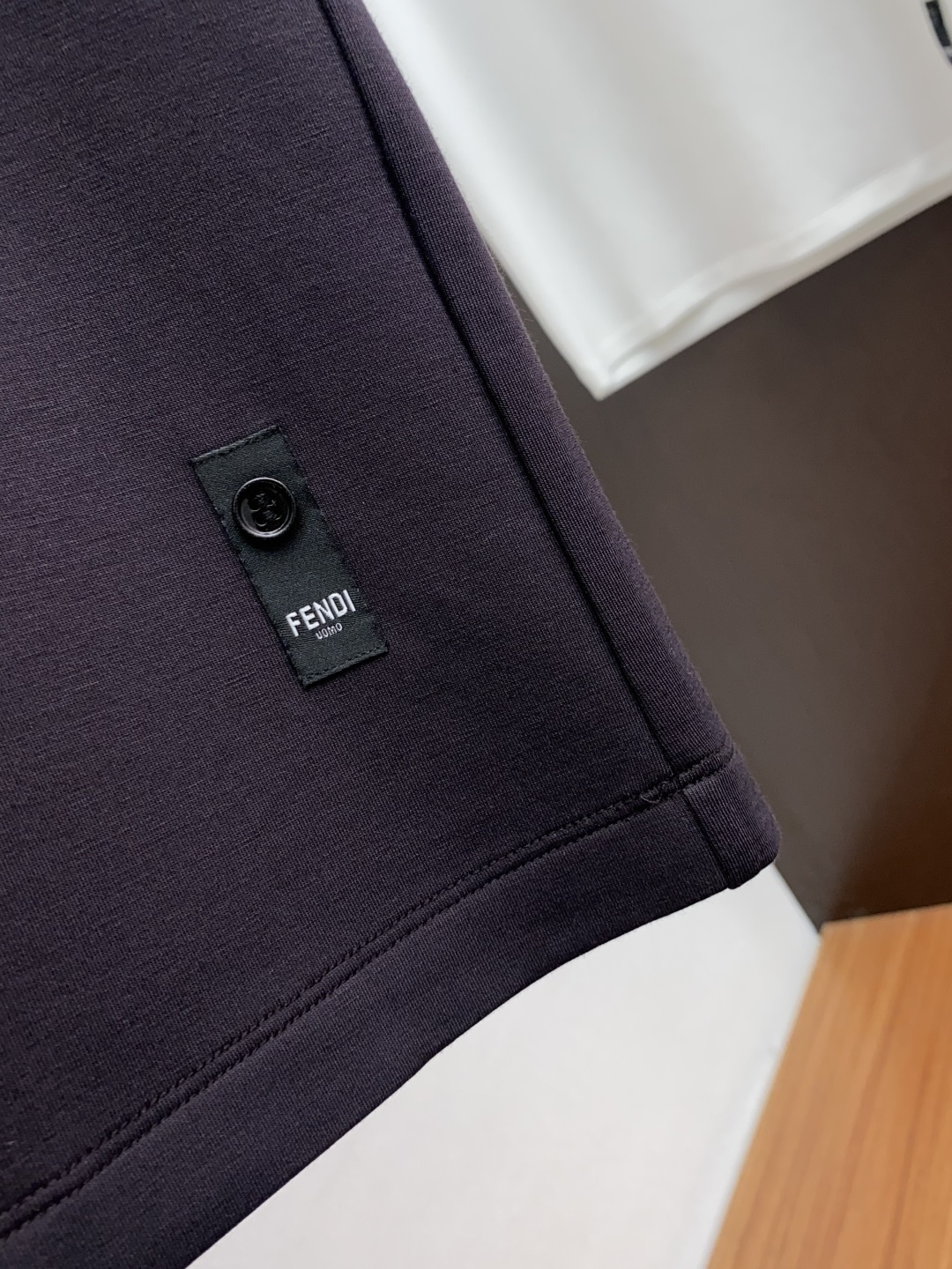  芬迪 家族男士高端简约圆领加厚空气棉莫代尔短袖 ，香港洋行渠道货，纯正血统品质，25年秋冬 新款，经典