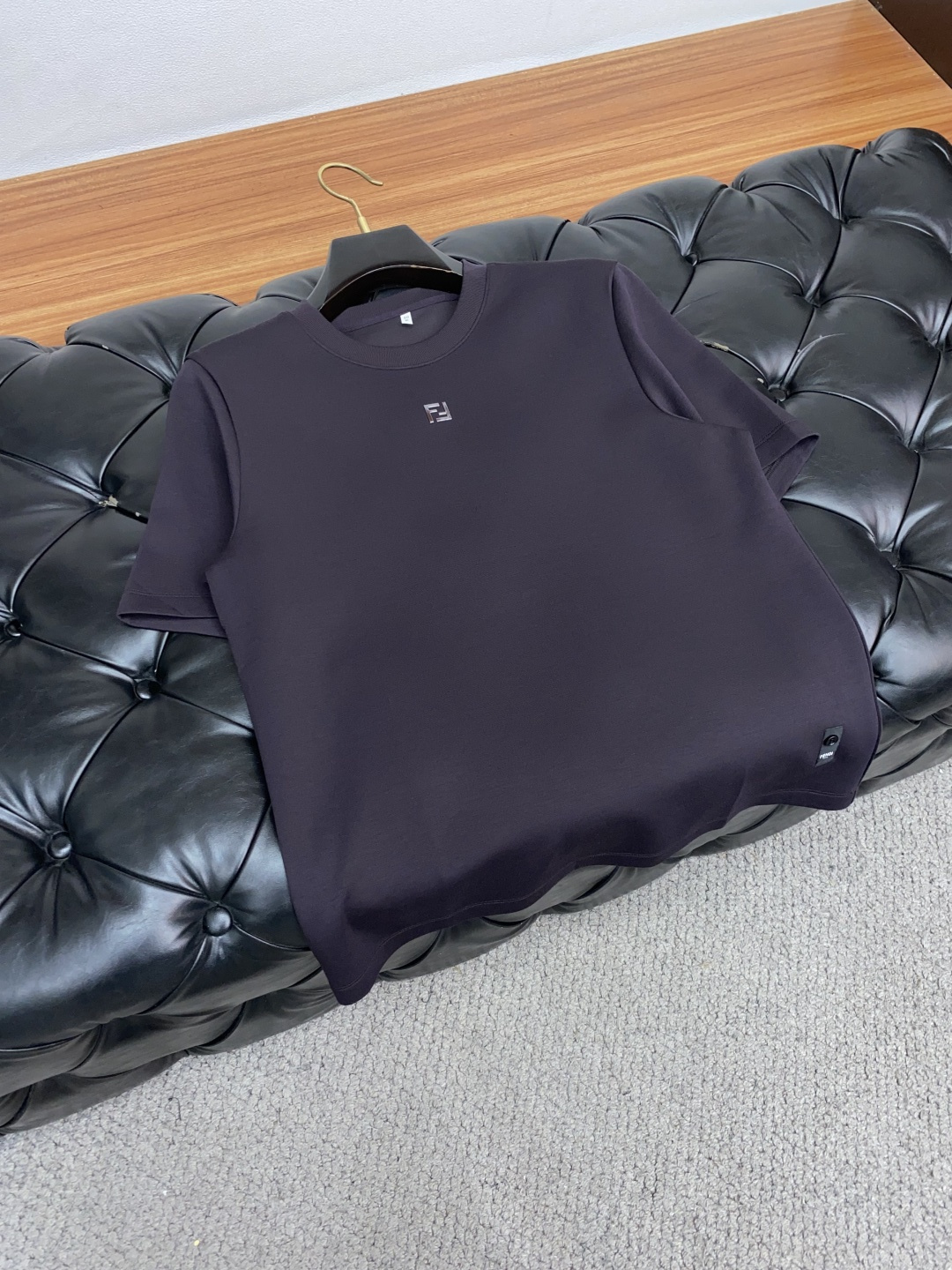  芬迪 家族男士高端简约圆领加厚空气棉莫代尔短袖 ，香港洋行渠道货，纯正血统品质，25年秋冬 新款，经典