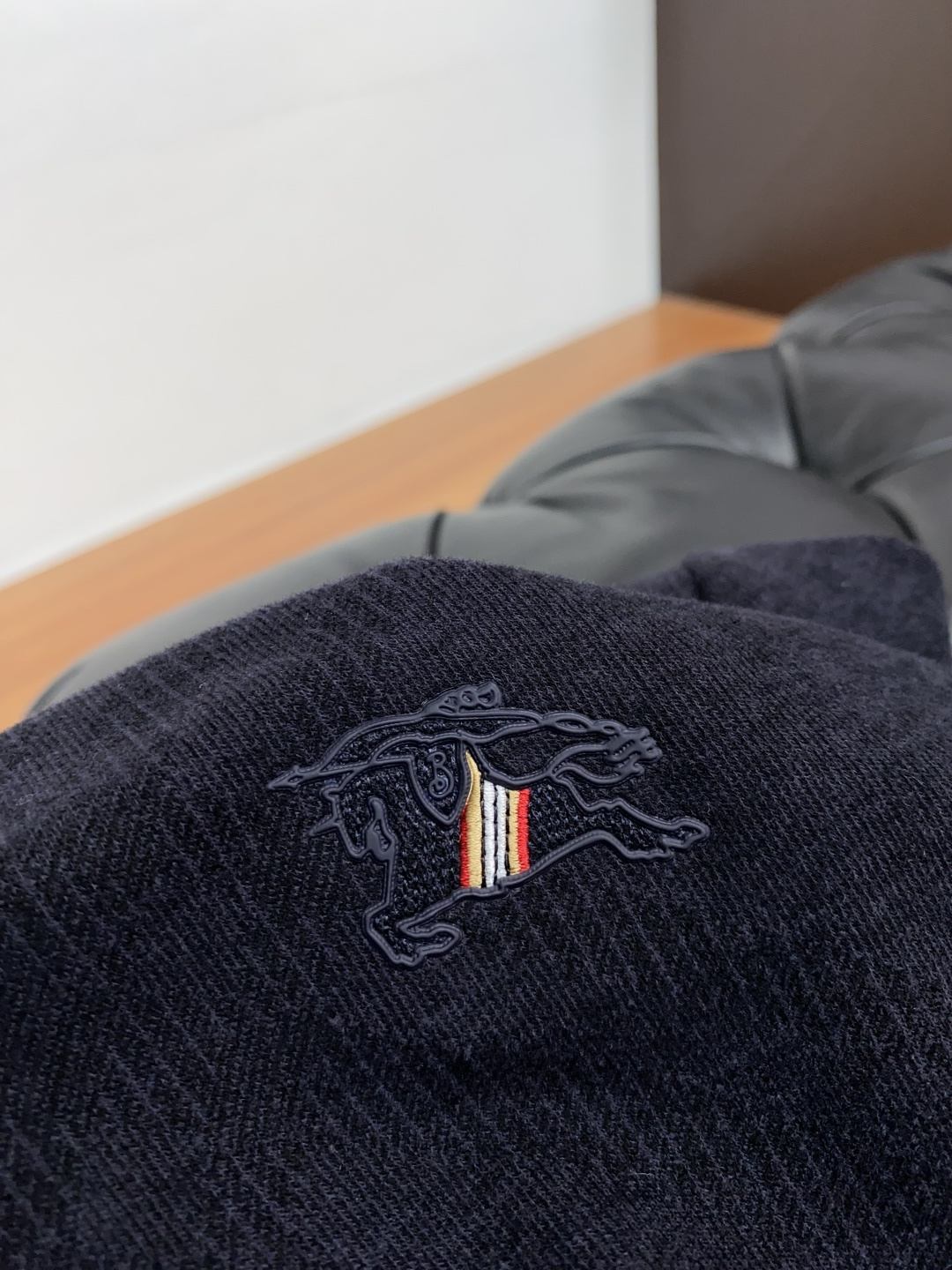  巴宝莉 家族男士高端简约圆领加厚毛绒面短袖 ，香港洋行渠道货，纯正血统品质，25年秋冬 新款，经典王牌