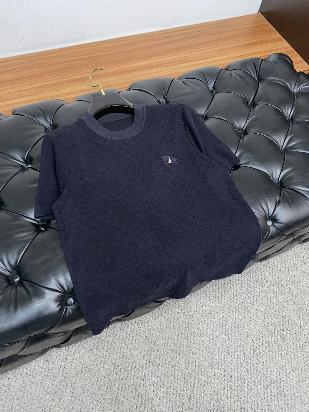  巴宝莉 家族男士高端简约圆领加厚毛绒面短袖 ，香港洋行渠道货，纯正血统品质，25年秋冬 新款，经典王牌