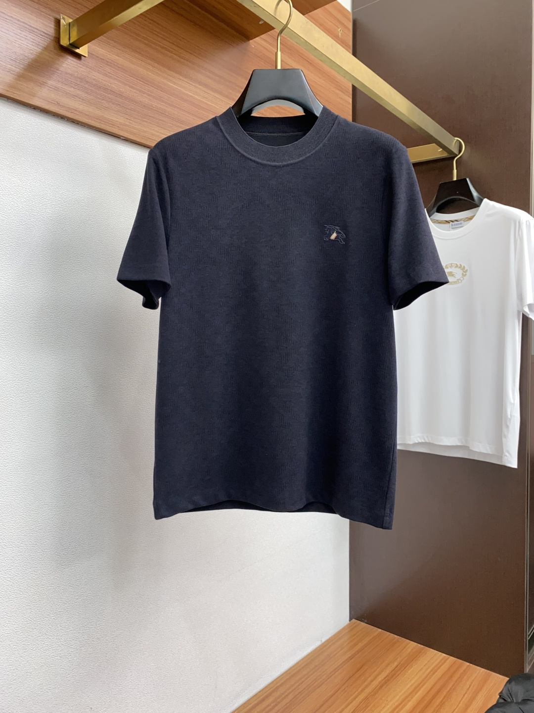  巴宝莉 家族男士高端简约圆领加厚毛绒面短袖 ，香港洋行渠道货，纯正血统品质，25年秋冬 新款，经典王牌