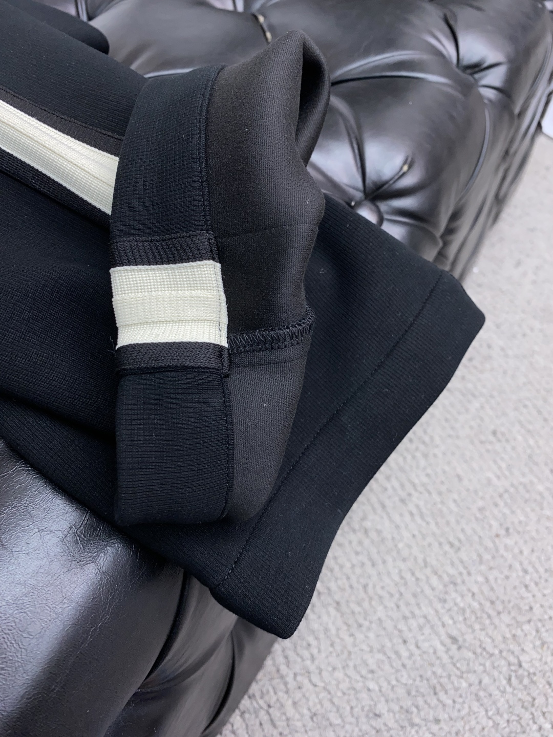  圣罗兰 2025SS早秋 新品 原单男士运动休闲裤 每季必出的类型，无需质疑的热卖王牌单品，符合四季最