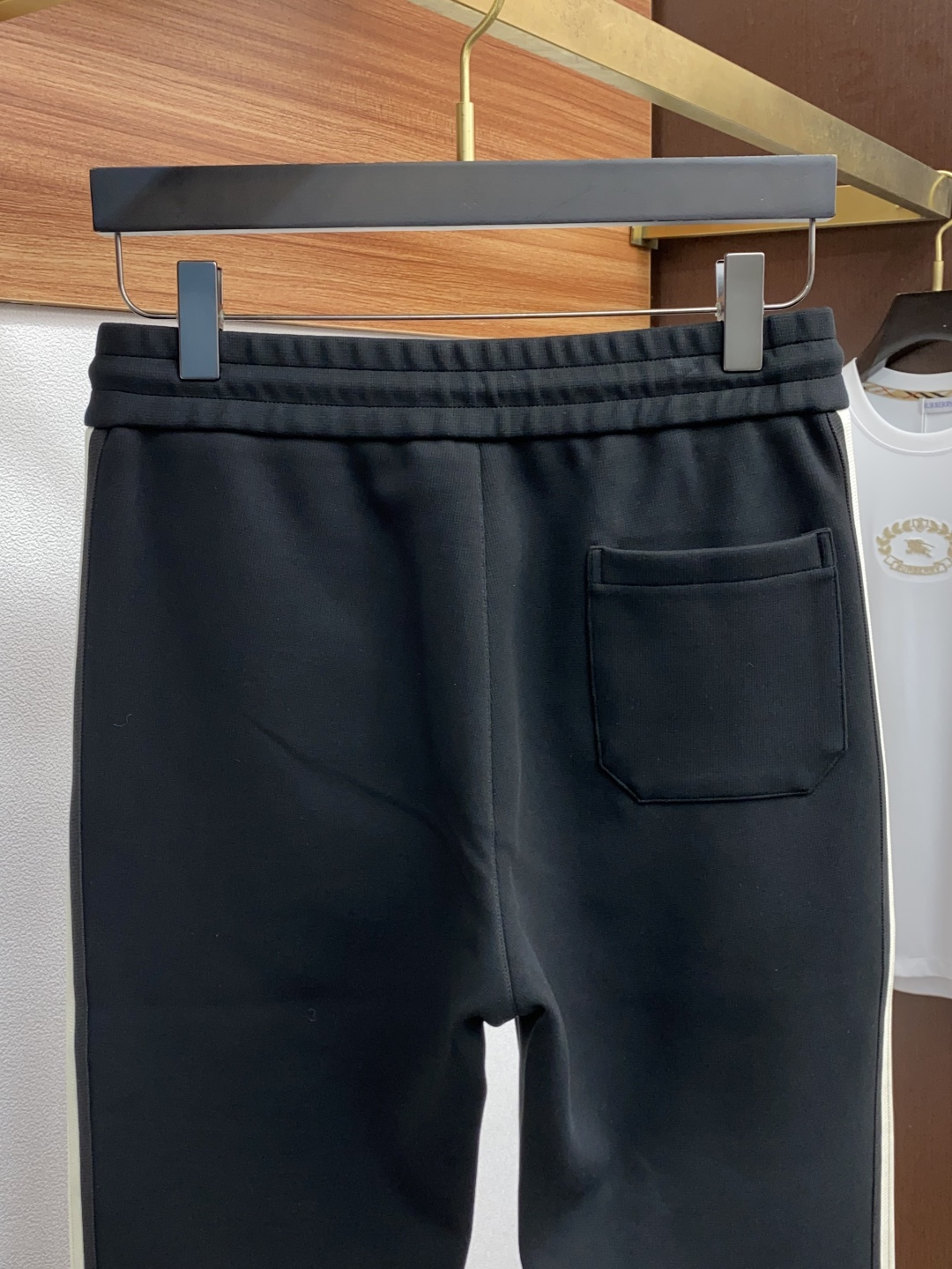  圣罗兰 2025SS早秋 新品 原单男士运动休闲裤 每季必出的类型，无需质疑的热卖王牌单品，符合四季最