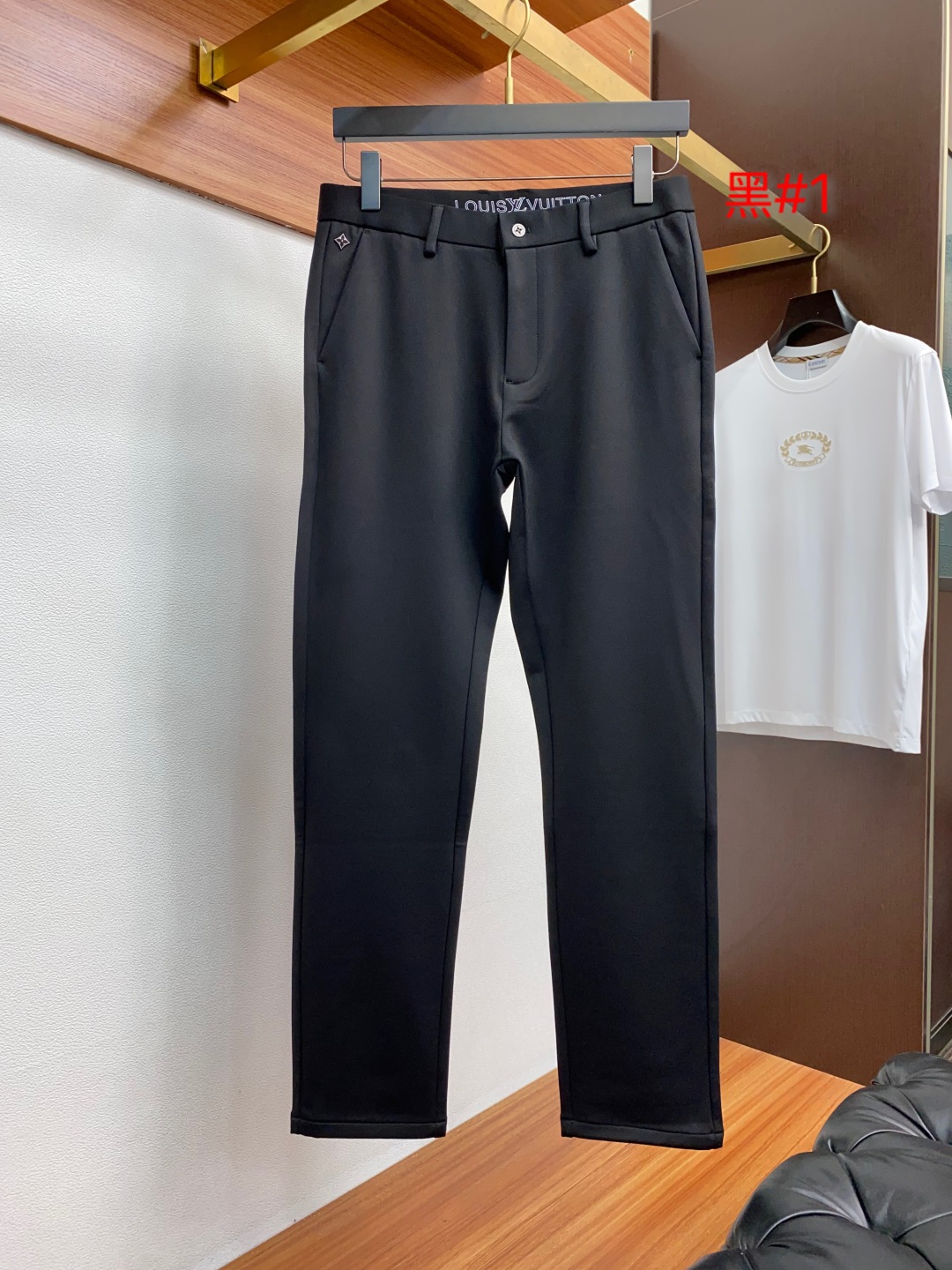 Louis Vuitton 2025SS Men’s Shorts: Original Design, Seasonal Best-Seller with SLP Tone and Unique Craftsmanship - 图片 2
