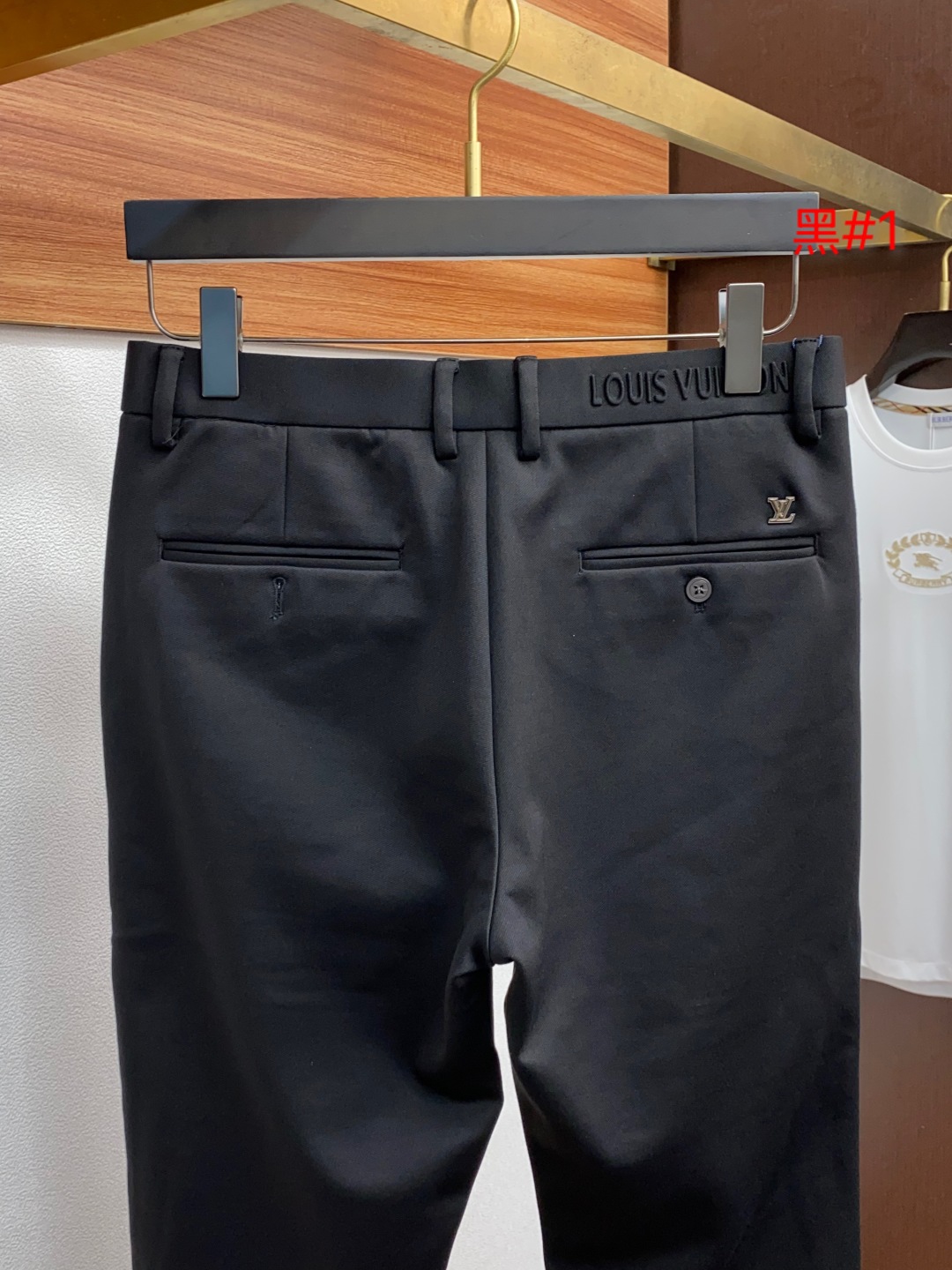 Louis Vuitton 2025SS Men’s Shorts: Original Design, Seasonal Best-Seller with SLP Tone and Unique Craftsmanship - 图片 9
