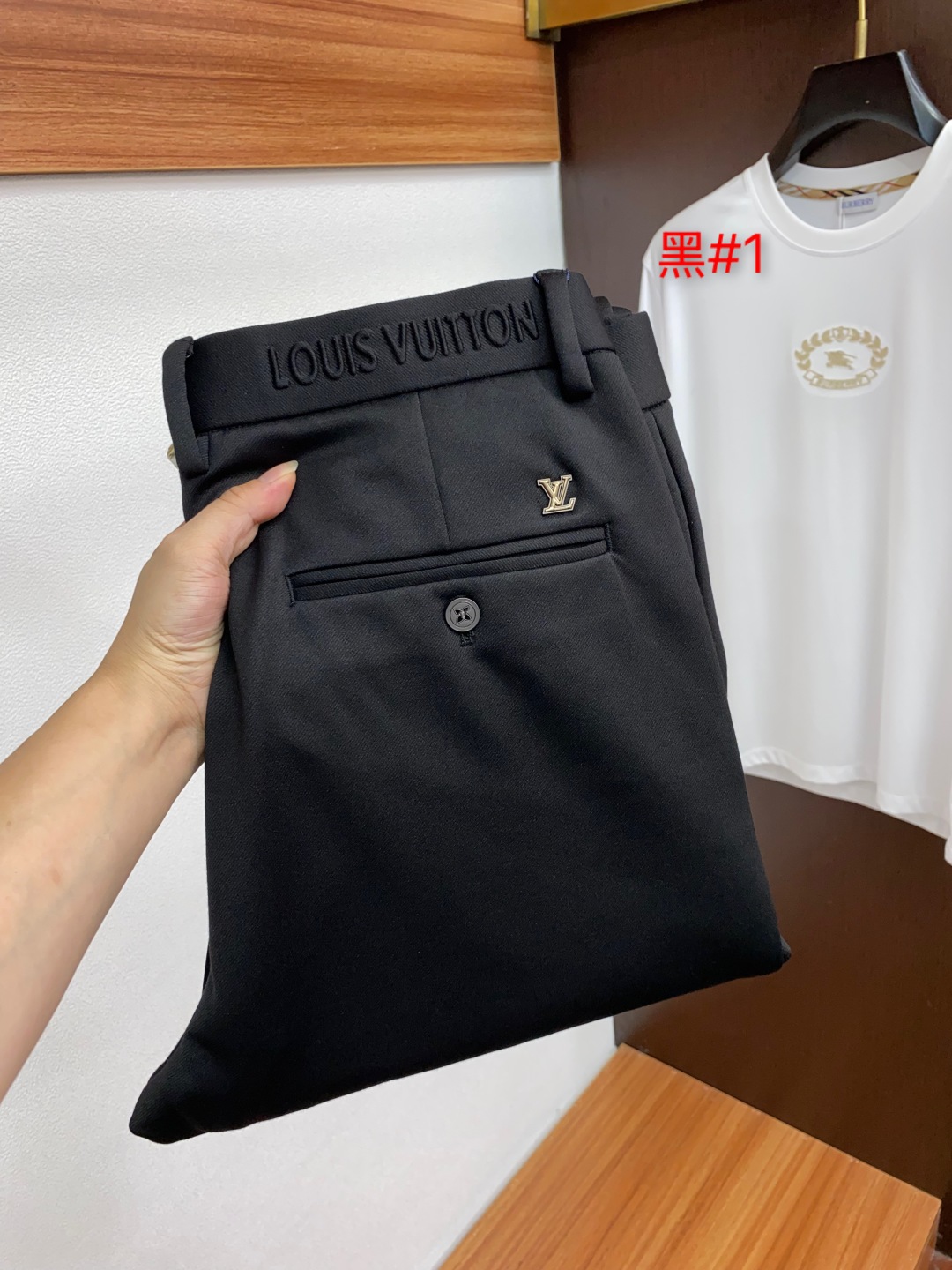 Louis Vuitton 2025SS Men’s Shorts: Original Design, Seasonal Best-Seller with SLP Tone and Unique Craftsmanship
