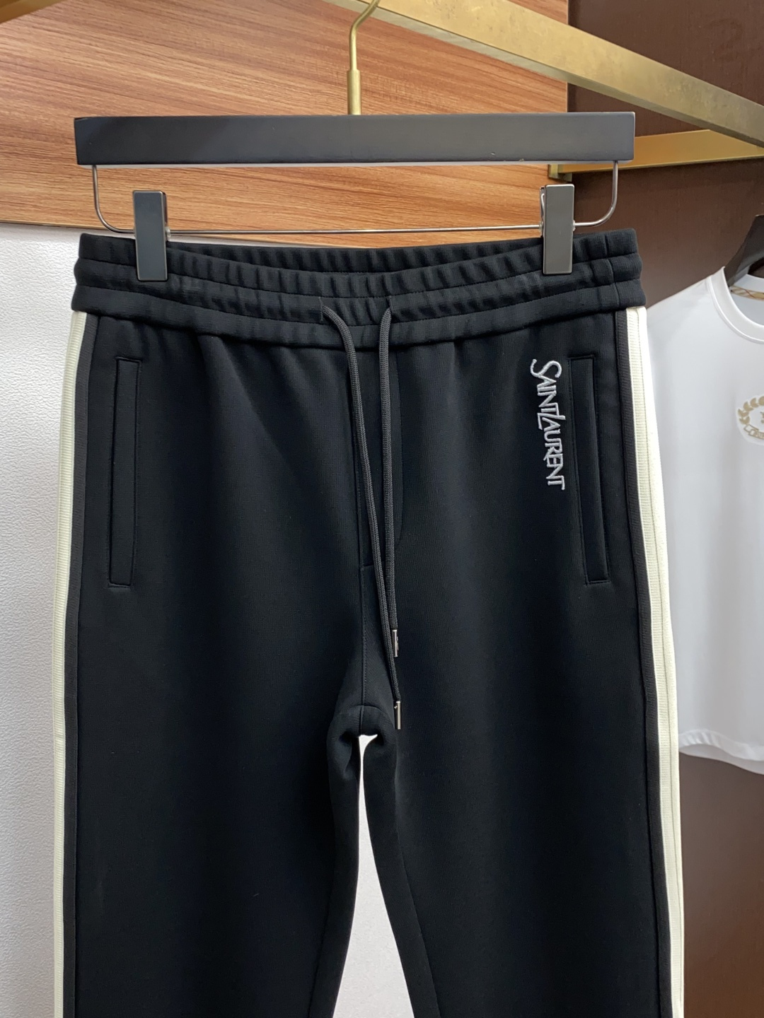  圣罗兰 2025SS早秋 新品 原单男士运动休闲裤 每季必出的类型，无需质疑的热卖王牌单品，符合四季最