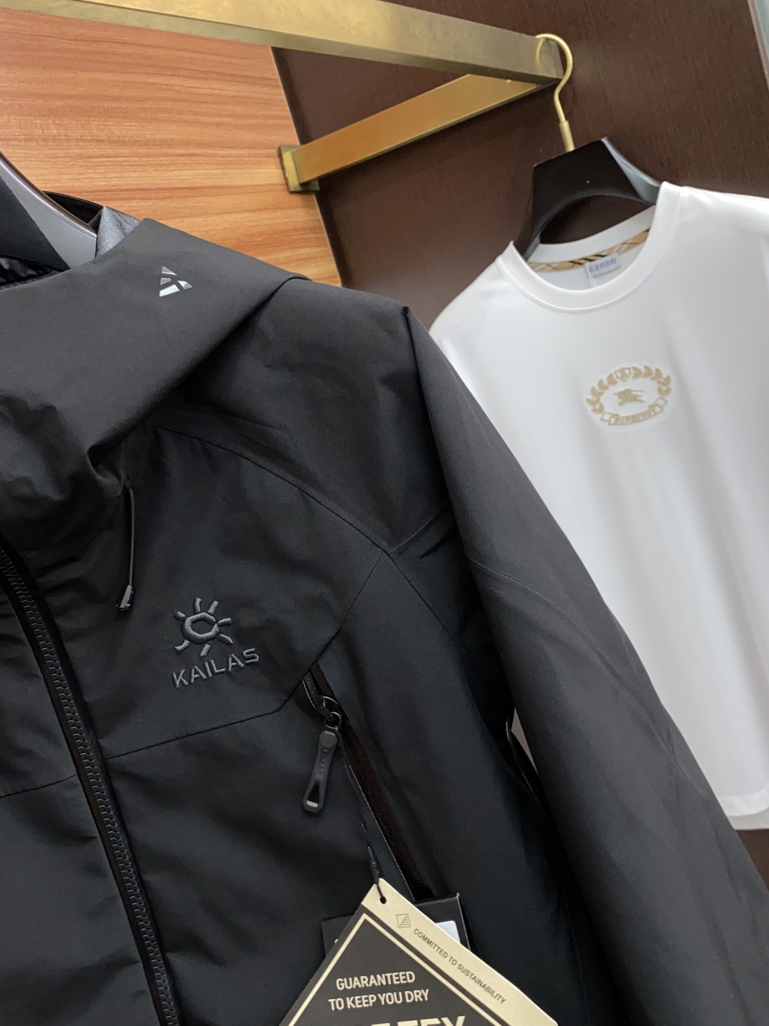 “KAILAS MONT-XPRO All-Weather Hard-Shell Coats Upgrade with High Performance Features” - 图片 4