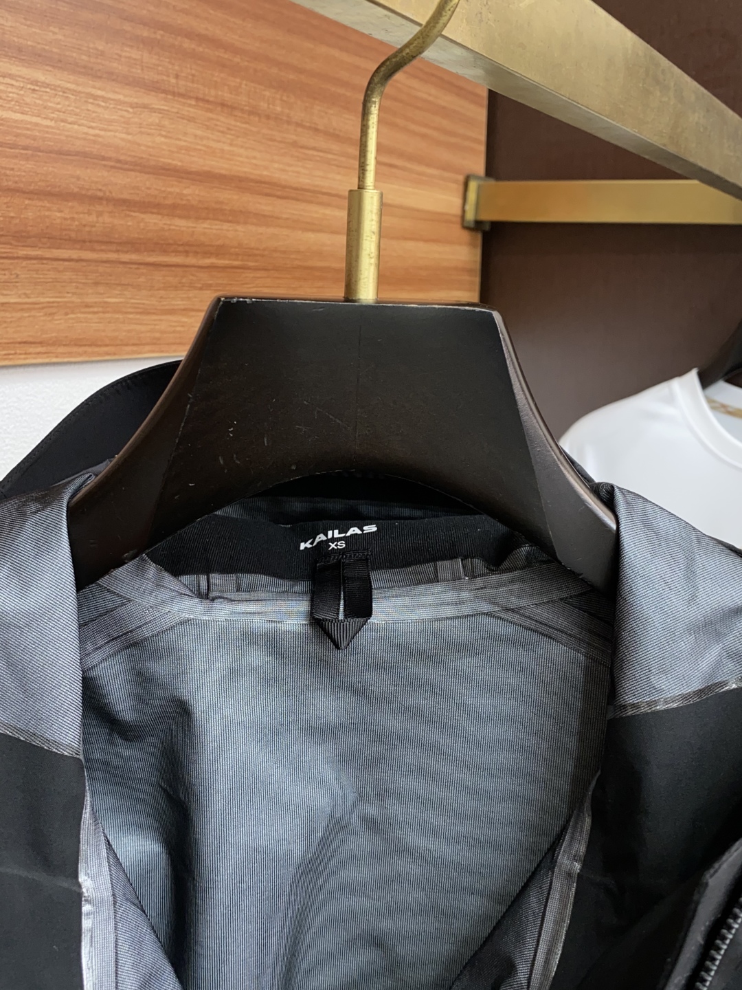 “KAILAS MONT-XPRO All-Weather Hard-Shell Coats Upgrade with High Performance Features” - 图片 3