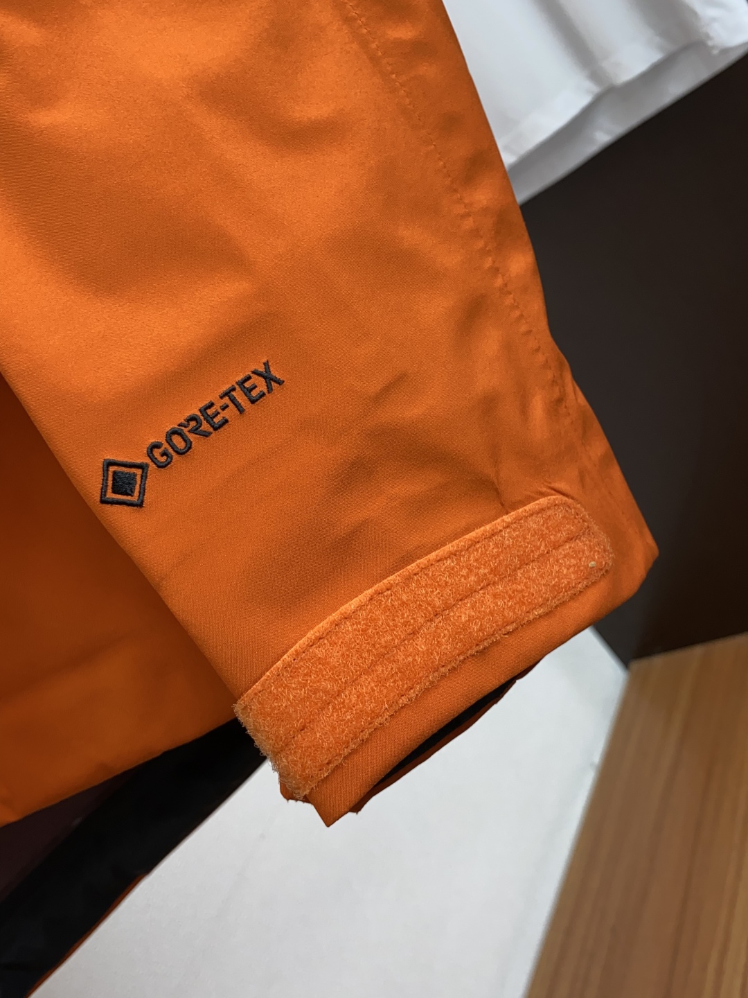 “KAILAS Mont XPRO All-Weather Hard-Shells: Men and Women Storm-Cover Coats for Extreme Outdoor Activities” - 图片 4