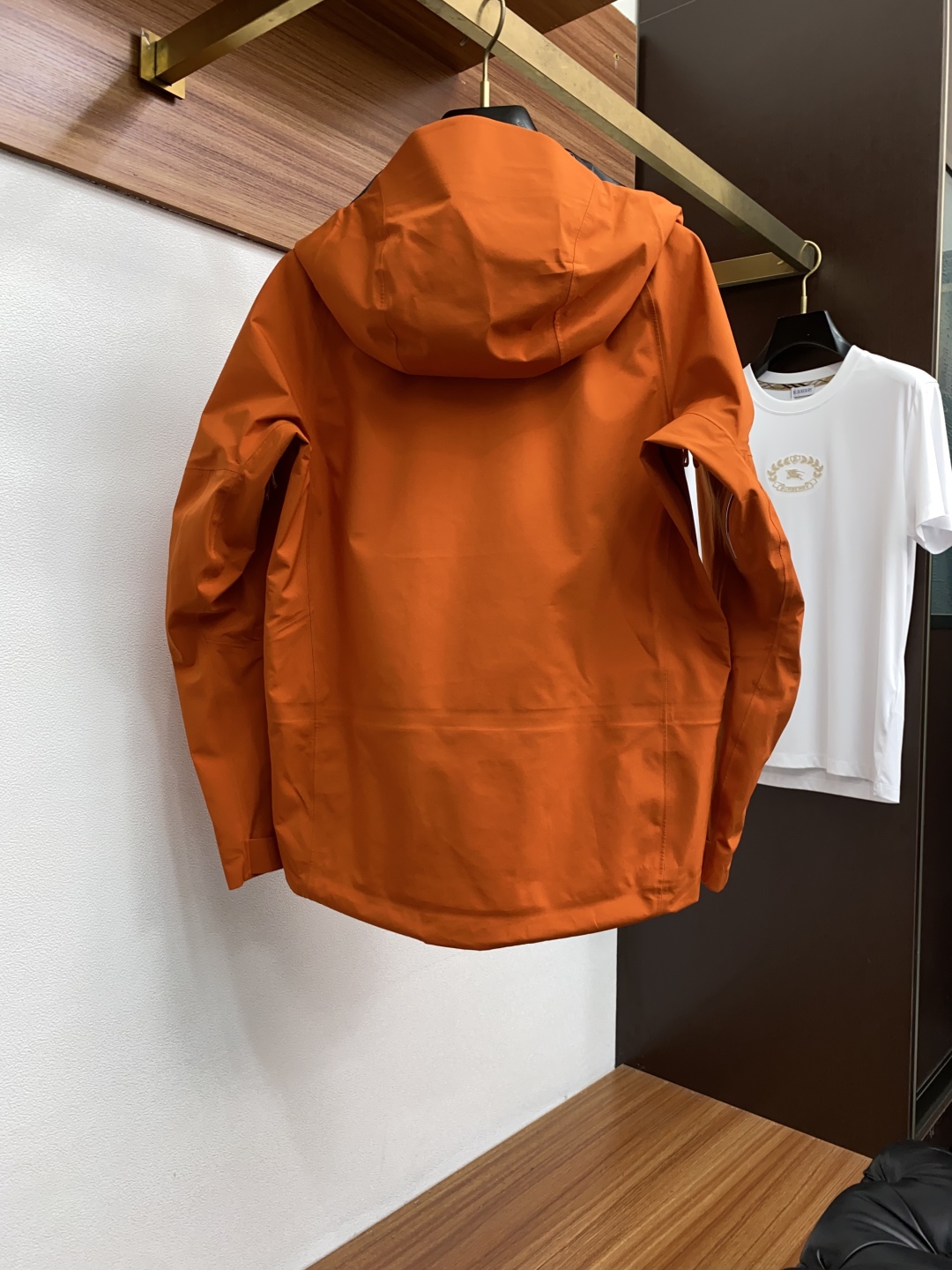 “KAILAS Mont XPRO All-Weather Hard-Shells: Men and Women Storm-Cover Coats for Extreme Outdoor Activities” - 图片 9