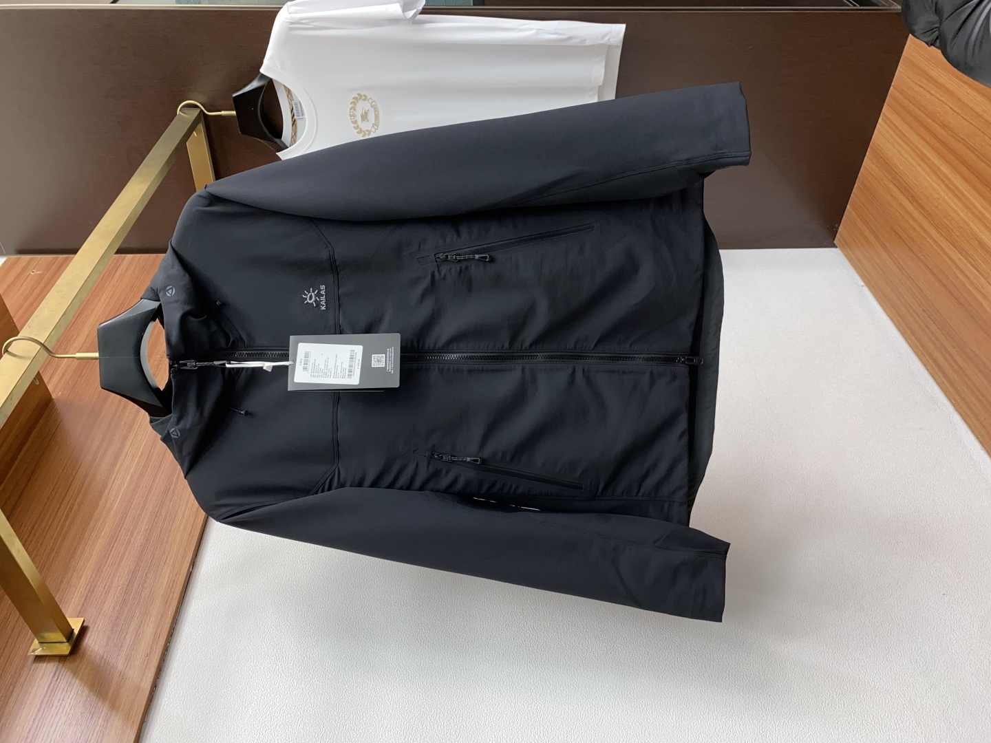 “Kalestone Mont Xpro Hard-Shell Mountain Coat for Extreme Weather, Men and Women, 3D Wind Hat Design” - 图片 1