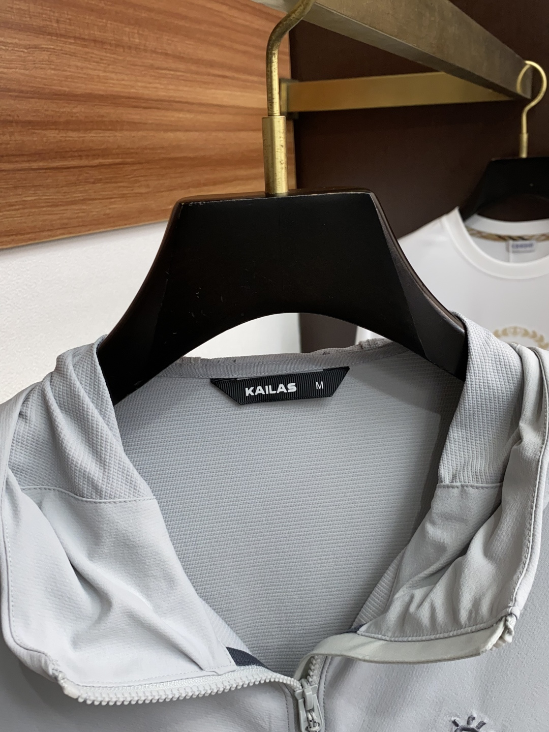 Title: KAILAS Mont-XPRO Hard-Shell Mountain Coat for Extreme Weather, Unisex, High Performance, 3D Design, Orange Raincoat. - 图片 3