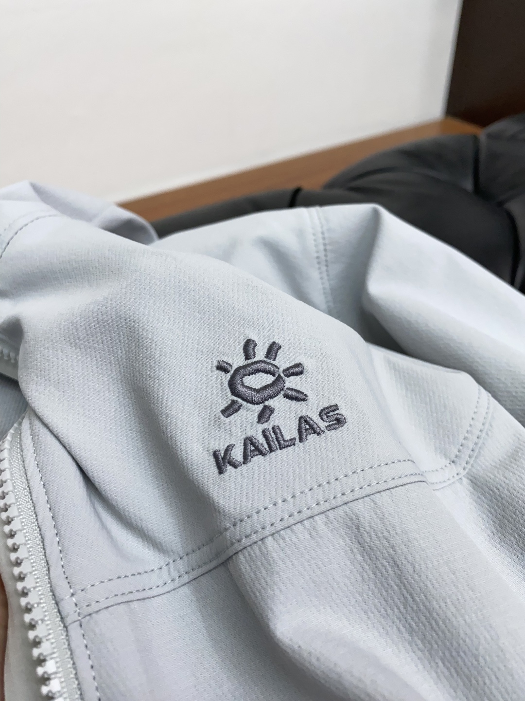 Title: KAILAS Mont-XPRO Hard-Shell Mountain Coat for Extreme Weather, Unisex, High Performance, 3D Design, Orange Raincoat. - 图片 6