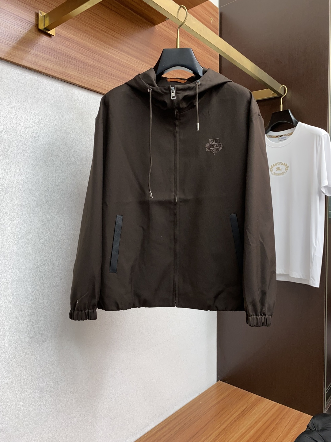  lP🆕 年秋冬新款 官网 高端原厂代工出品，
官方经典王牌单品！最新夹克外套 多明星穿搭示范款！！
新