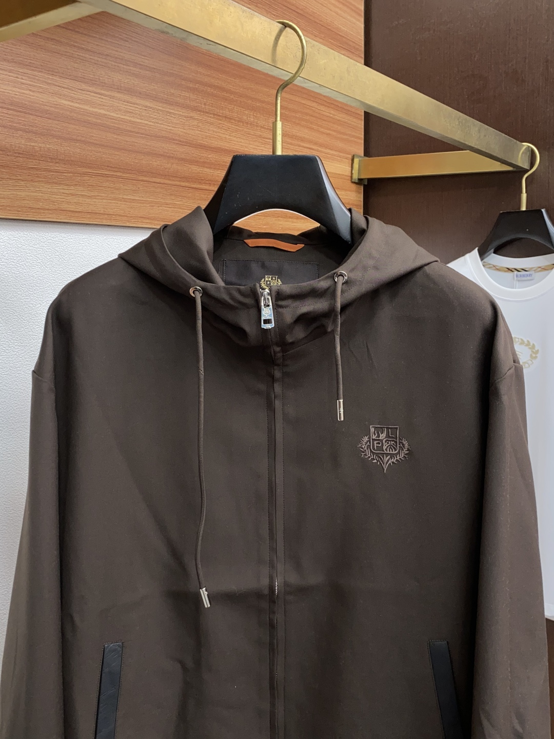  lP🆕 年秋冬新款 官网 高端原厂代工出品，
官方经典王牌单品！最新夹克外套 多明星穿搭示范款！！
新