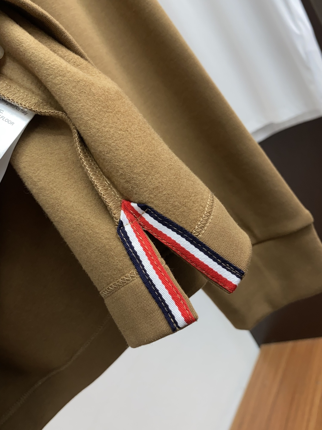  蒙口 2025秋冬专柜新款 时尚休闲打底衫长袖T恤，精选进口高密度膨体暖姜天丝德绒系列膨体蓄暖，糯感新