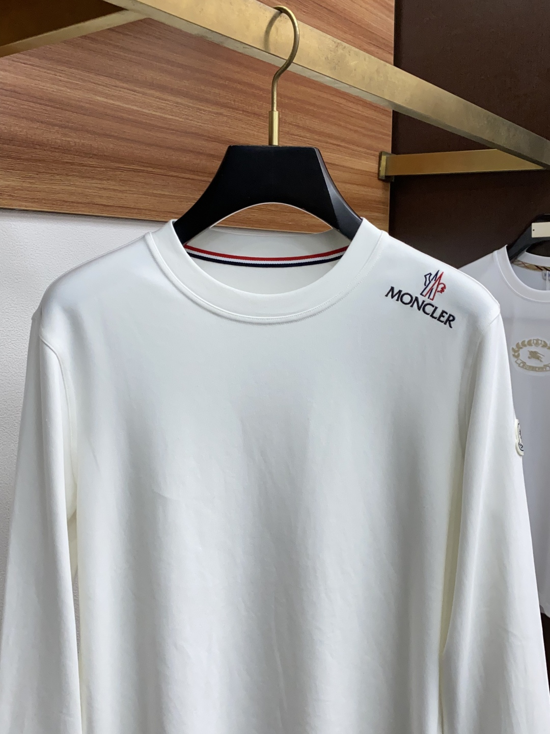  蒙口 2025秋冬专柜新款 时尚休闲打底衫长袖T恤，精选进口高密度膨体暖姜天丝德绒系列膨体蓄暖，糯感新