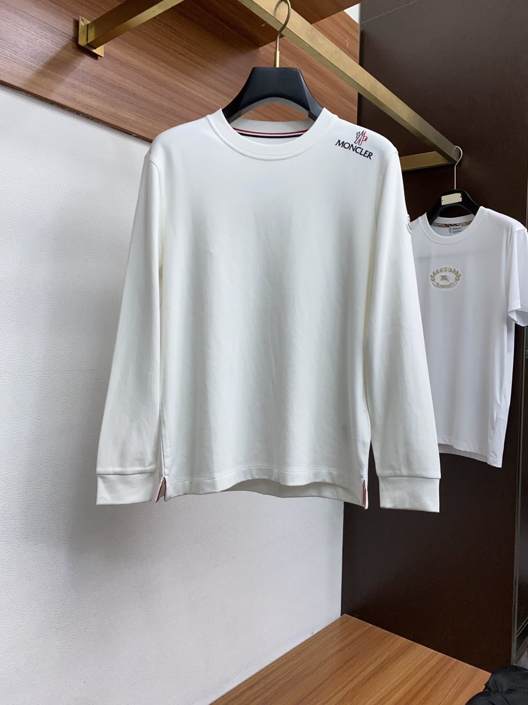  蒙口 2025秋冬专柜新款 时尚休闲打底衫长袖T恤，精选进口高密度膨体暖姜天丝德绒系列膨体蓄暖，糯感新