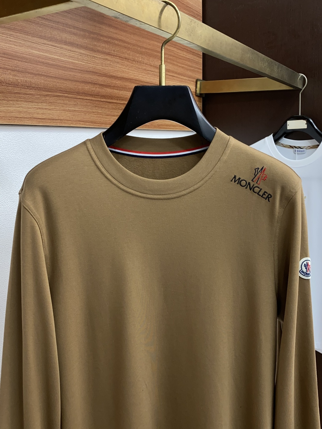  蒙口 2025秋冬专柜新款 时尚休闲打底衫长袖T恤，精选进口高密度膨体暖姜天丝德绒系列膨体蓄暖，糯感新