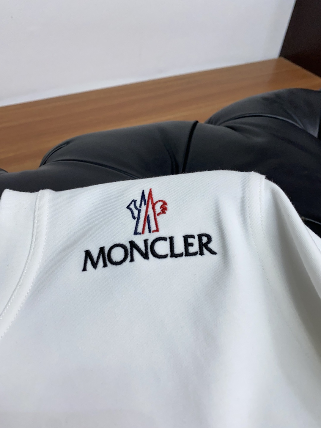  蒙口 2025秋冬专柜新款 时尚休闲打底衫长袖T恤，精选进口高密度膨体暖姜天丝德绒系列膨体蓄暖，糯感新