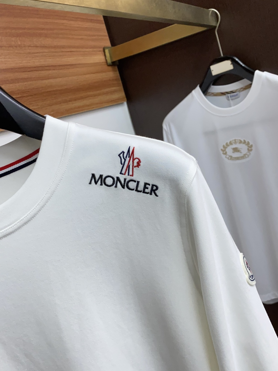  蒙口 2025秋冬专柜新款 时尚休闲打底衫长袖T恤，精选进口高密度膨体暖姜天丝德绒系列膨体蓄暖，糯感新