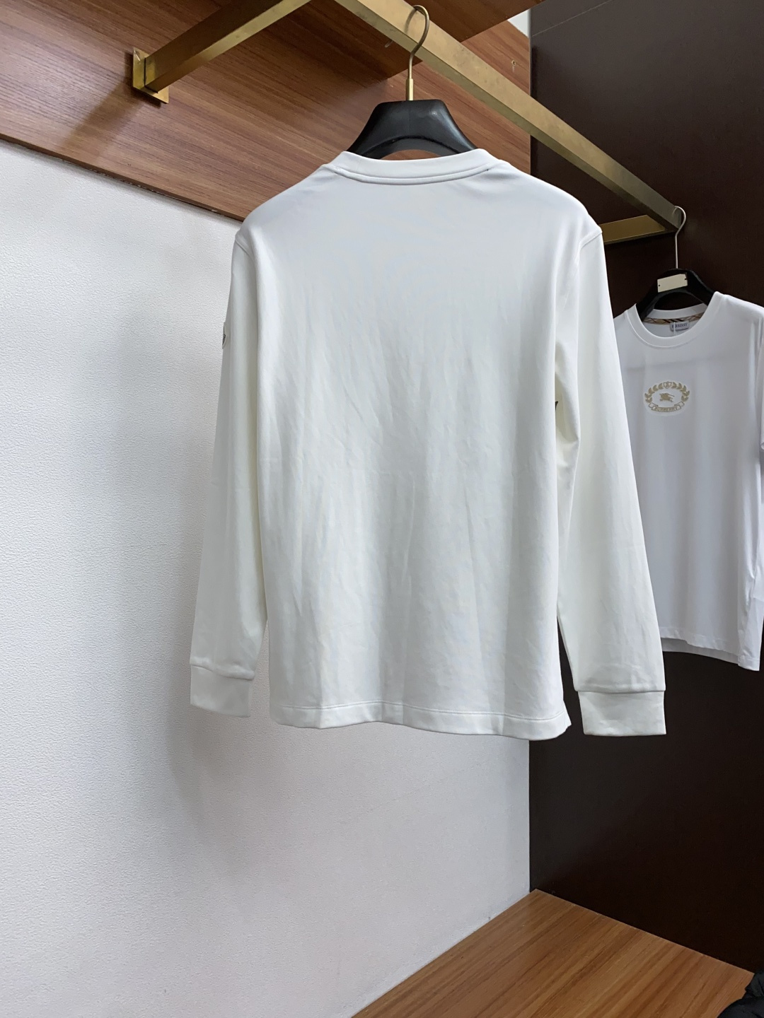  蒙口 2025秋冬专柜新款 时尚休闲打底衫长袖T恤，精选进口高密度膨体暖姜天丝德绒系列膨体蓄暖，糯感新