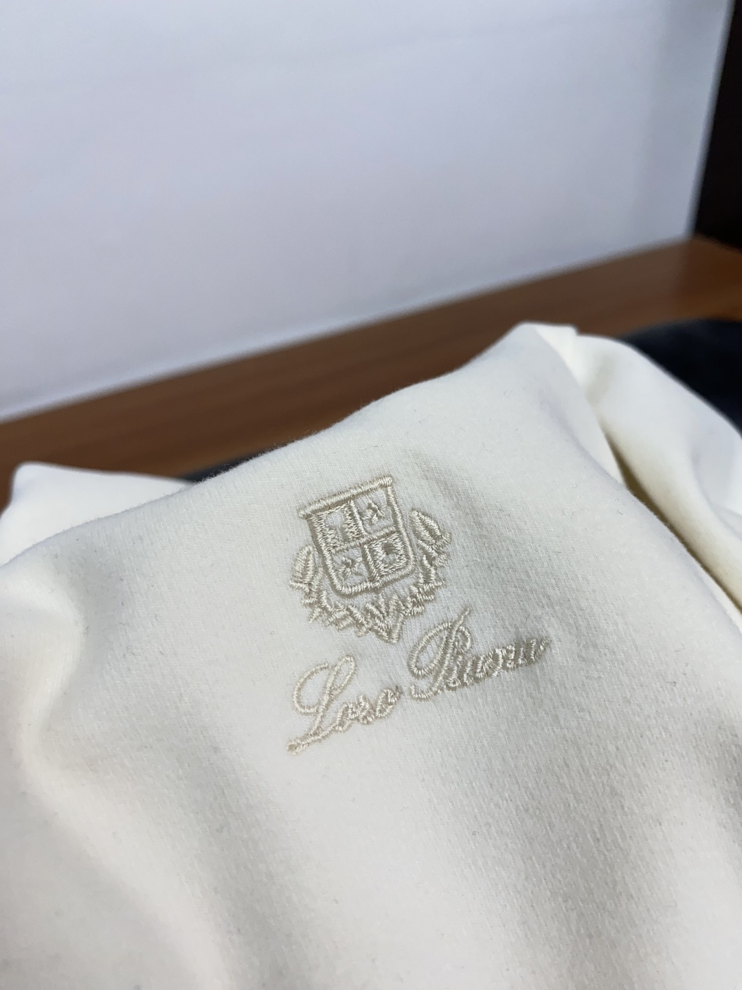 lP🆕 诺悠翩雅 家族男士高端简约翻领加厚加绒翻领长袖 ，香港洋行渠道货，定制莱赛尔+羊绒面料纯正血统品