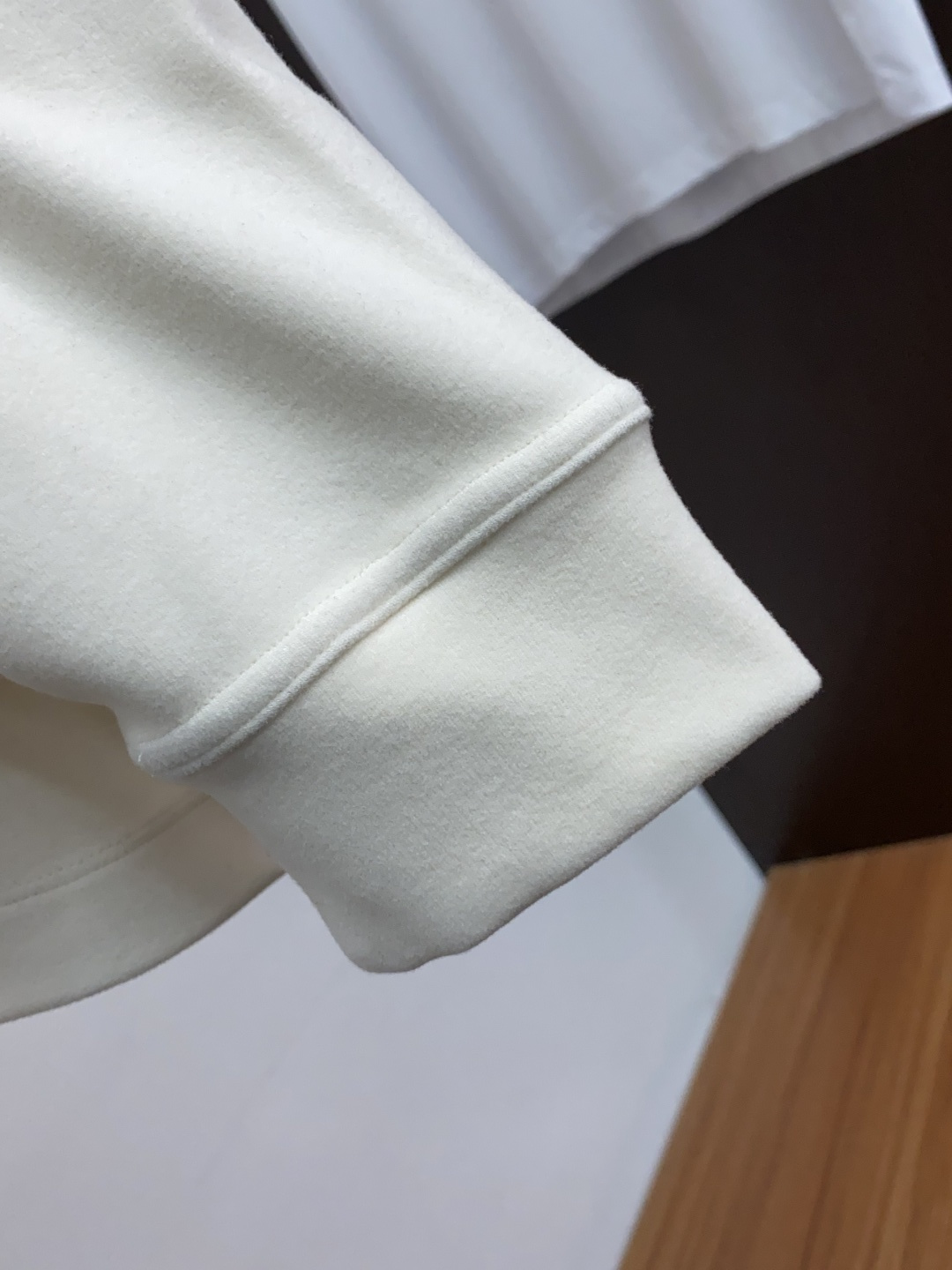 lP🆕 诺悠翩雅 家族男士高端简约翻领加厚加绒翻领长袖 ，香港洋行渠道货，定制莱赛尔+羊绒面料纯正血统品