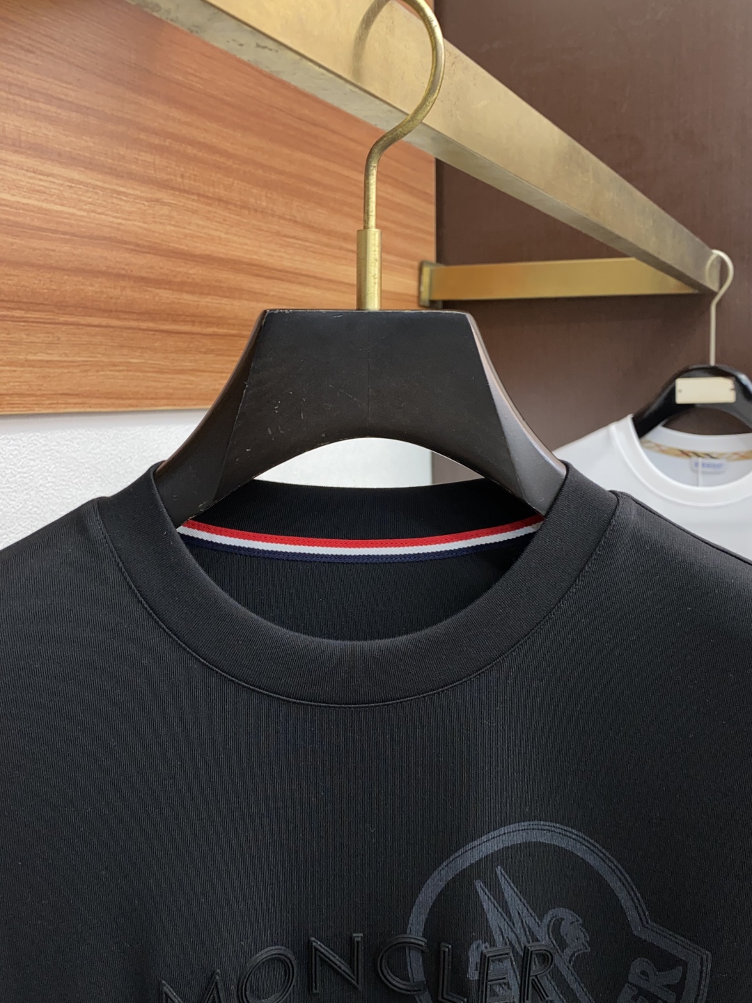 Fall and Winter Fashion: High-Density Warm T-shirts with Fine Logo-Making - 图片 3