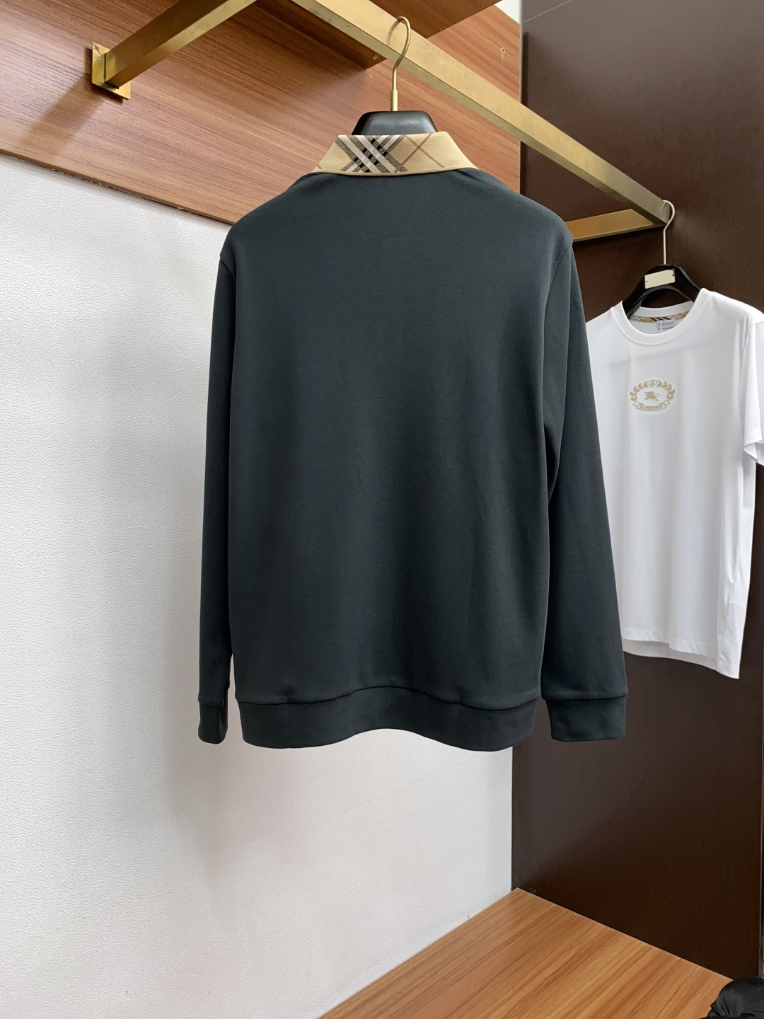 Luxurious Platinum-Grade Basic T-Shirt: High-End, Italian Aesthetics, Modern Urban Style, Quality Cotton, Classic Brand Label - 图片 9