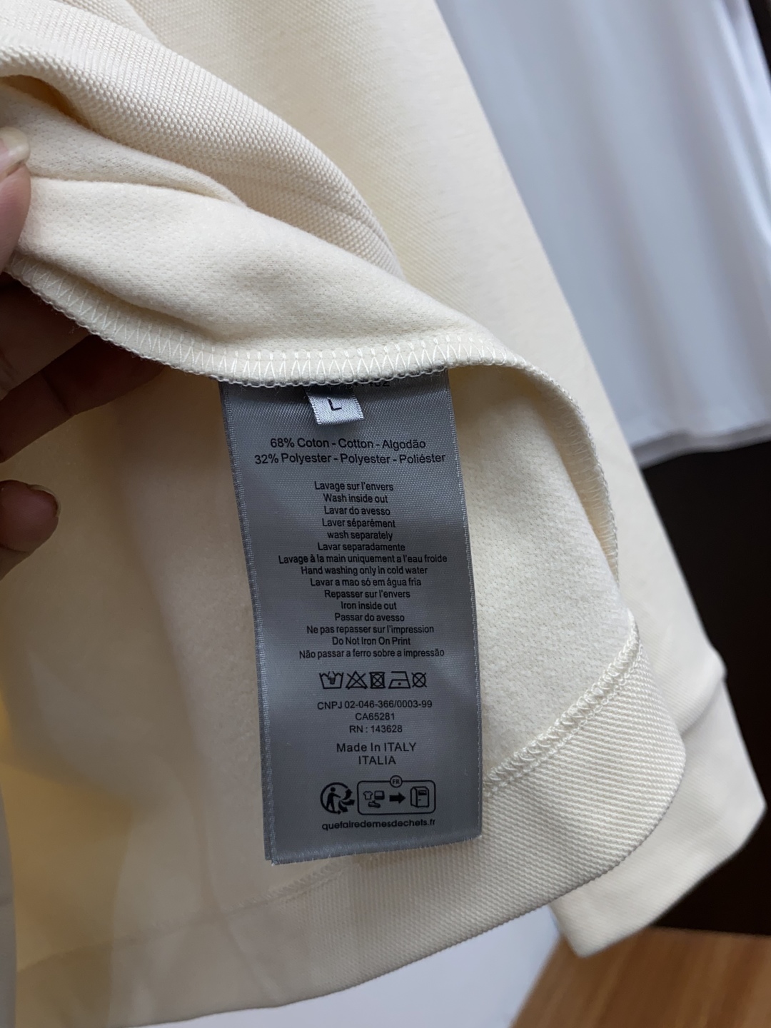 Luxurious Platinum-Grade Basic T-Shirt: High-End Italian Design for Modern Urban Aesthetics. - 图片 6