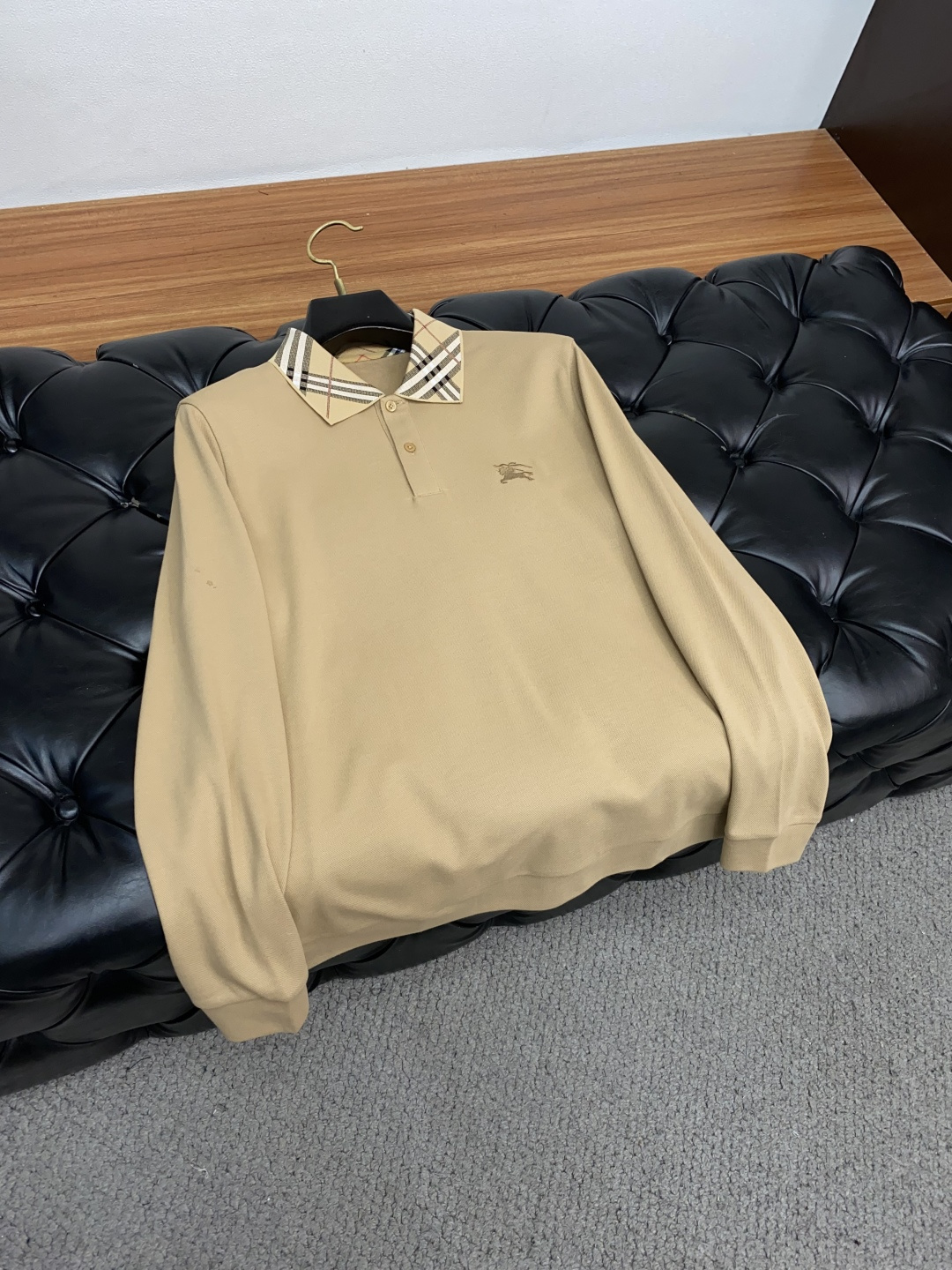 Luxurious Platinum-Grade Basic T-Shirt: Italian Aesthetics, Family Genes, Urban Style | New Money Classic Ace Series - 图片 8