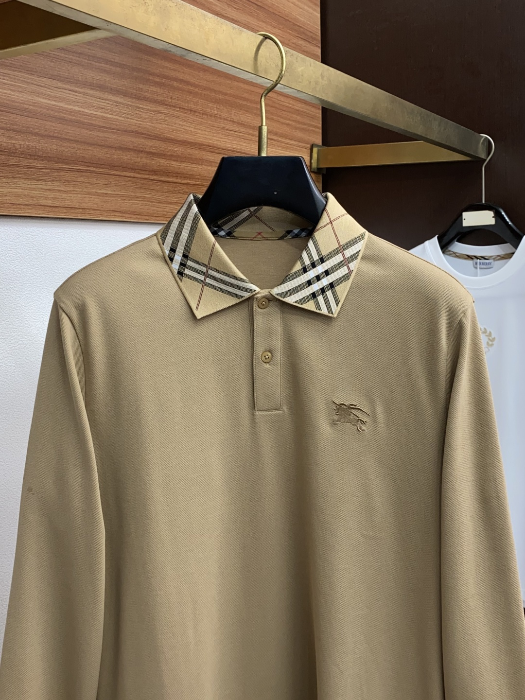 Luxurious Platinum-Grade Basic T-Shirt: Italian Aesthetics, Family Genes, Urban Style | New Money Classic Ace Series - 图片 2