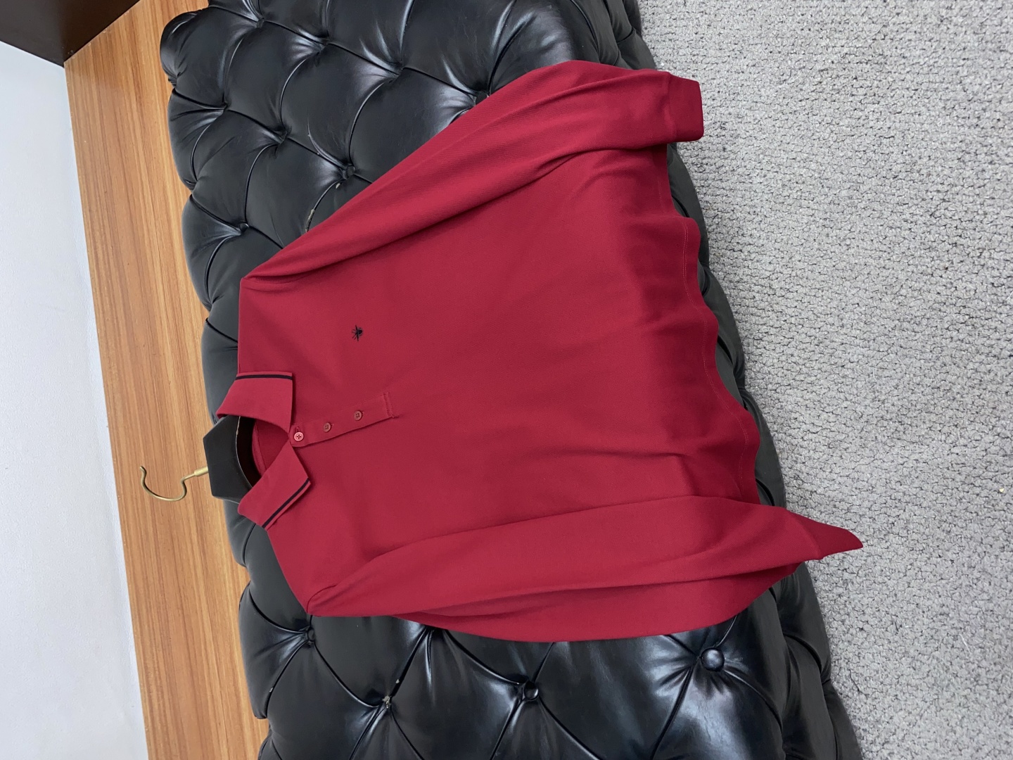 Luxurious high-end basic T-shirt designed with Italian aesthetics, fine cotton, and quality craftsmanship for modern urban style. - 图片 8