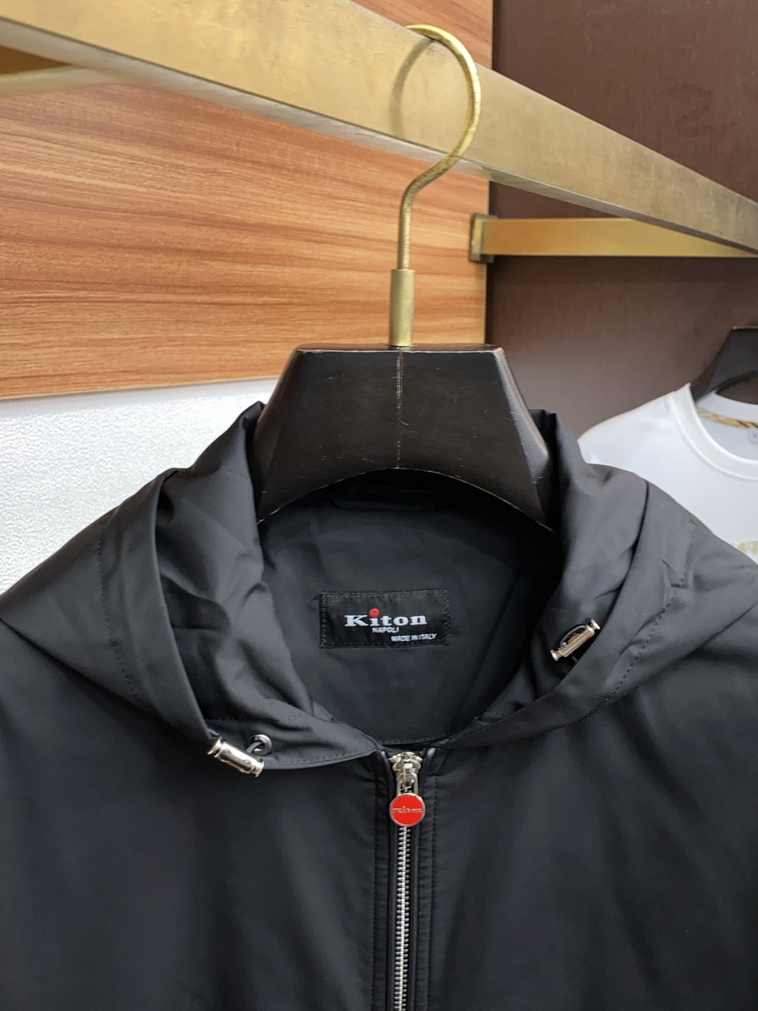 “Kiton Autumn Winter 2025 Men’s Jacket Collection: Modern, Tech, and Stylish Outerwear for the City” - 图片 3