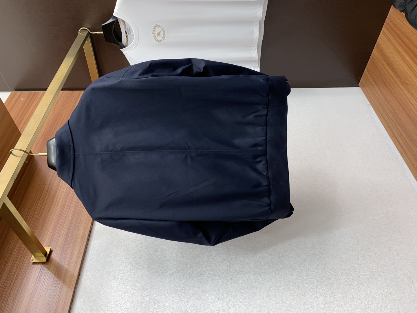 Title: Autumn/Winter 2025 Men’s Jacket Collection Overview Summary: Stylish new jackets with modern and tech elements, offering warmth, comfort, and a fashionable look for the season. - 图片 9