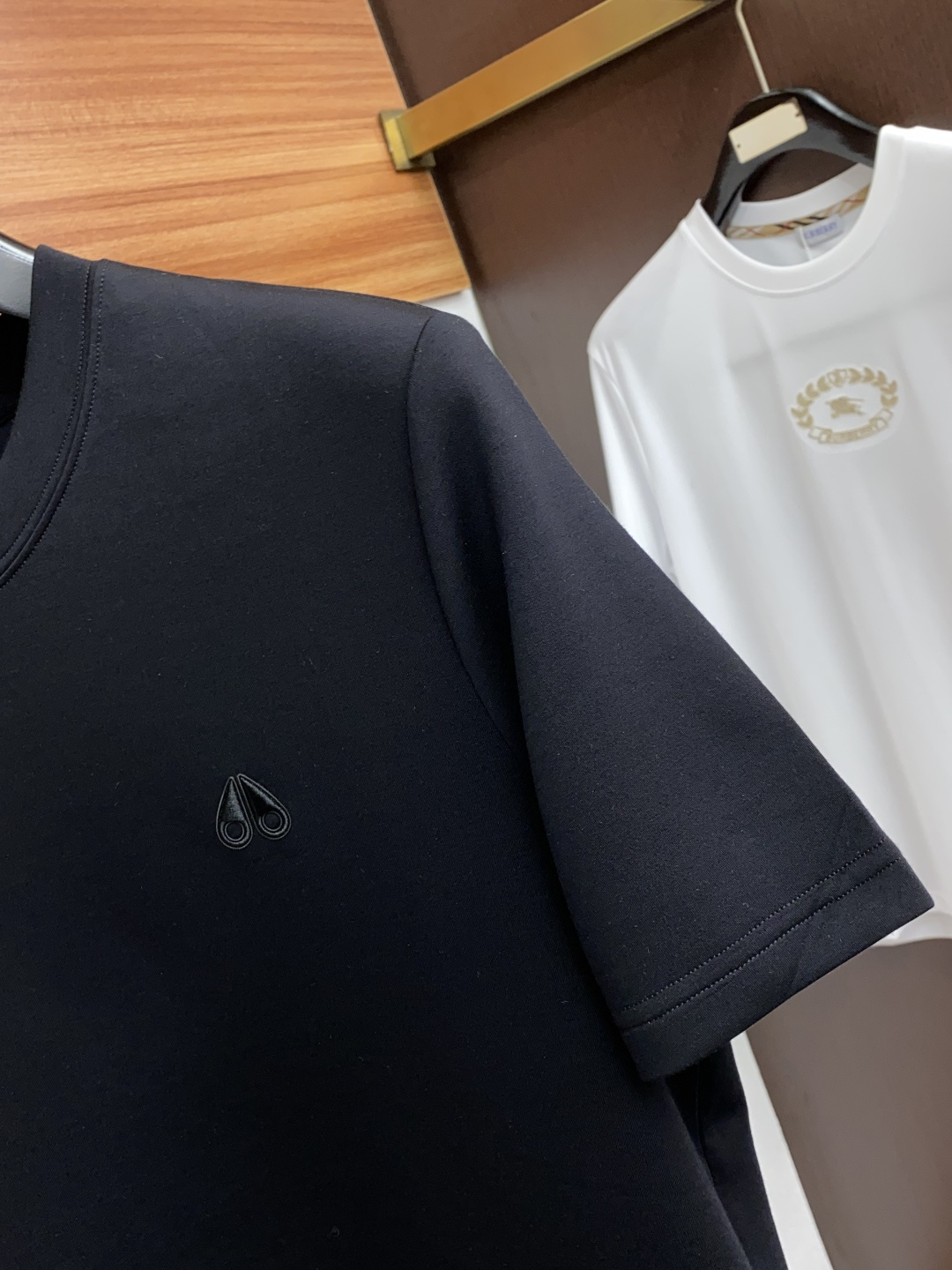  alo 家族男士高端简约圆领加厚空气棉短袖 ，香港洋行渠道货，定制莱赛尔+羊绒面料纯正血统品质，25年