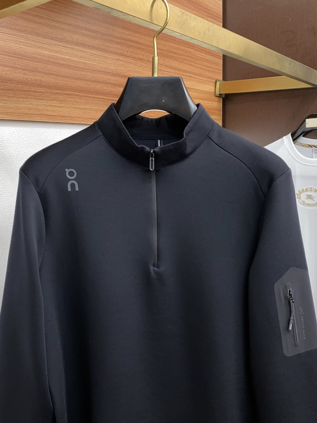  alo 家族男士高端简约小立领加厚空气棉短袖 ，香港洋行渠道货，定制莱赛尔+羊绒面料纯正血统品质，25