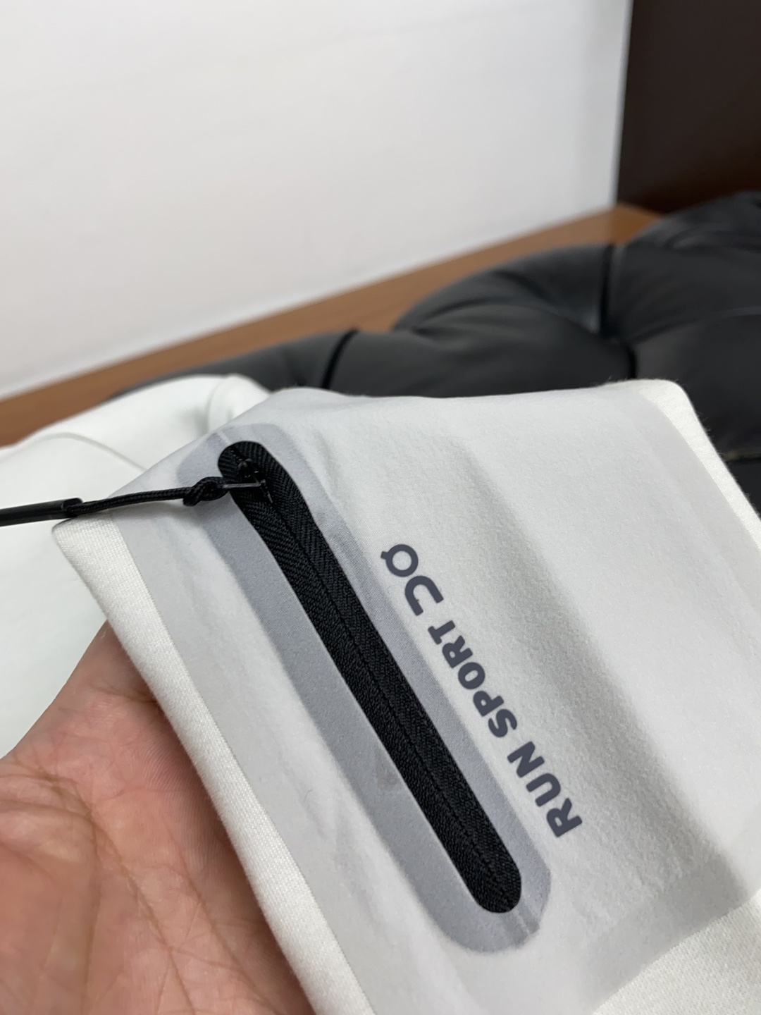  alo 家族男士高端简约小立领加厚空气棉短袖 ，香港洋行渠道货，定制莱赛尔+羊绒面料纯正血统品质，25