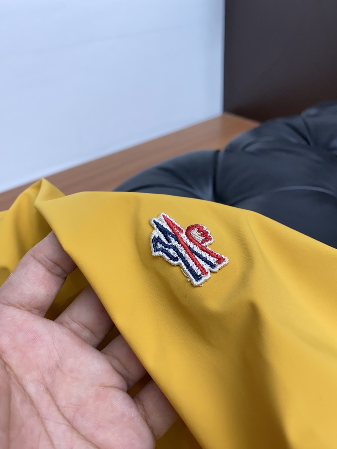  蒙口 精选定制高端户外夹冲锋衣克外套品质面料 精细针法走位 剪裁贴合人体工学设计理念让成衣上身版型效果