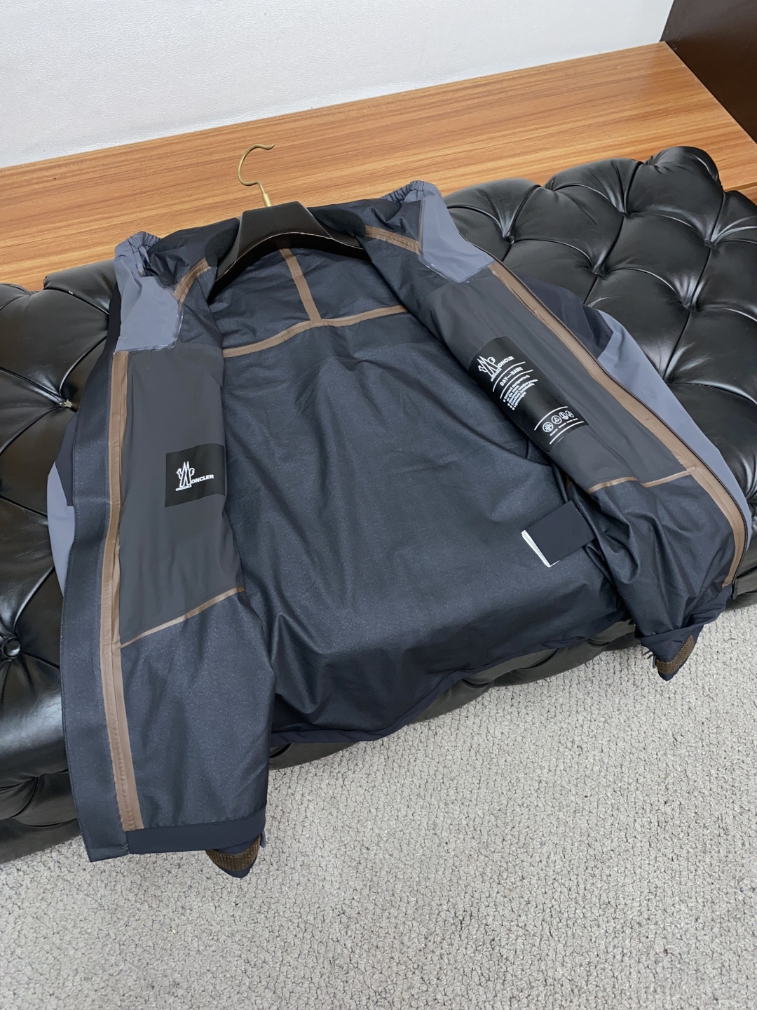   蒙口 精选定制高端户外夹冲锋衣克外套品质面料 精细针法走位 剪裁贴合人体工学设计理念让成衣上身版型效