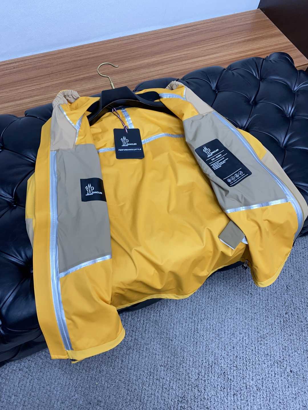  蒙口 精选定制高端户外夹冲锋衣克外套品质面料 精细针法走位 剪裁贴合人体工学设计理念让成衣上身版型效果