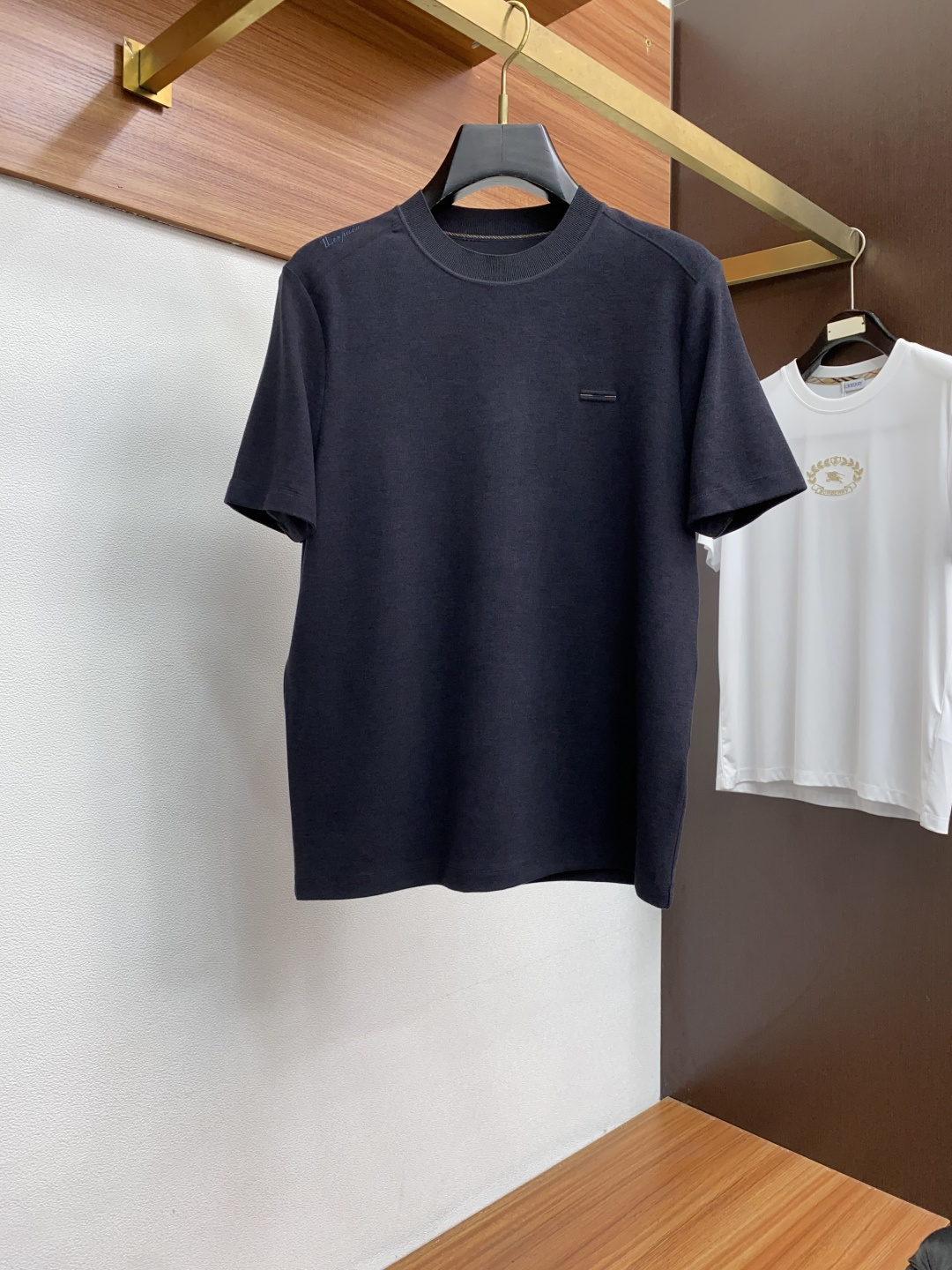  杰尼亚 2025秋冬专柜新款 时尚休闲打底衫短袖T恤，精选进口高密度膨体暖姜天丝德绒系列膨体蓄暖，糯感