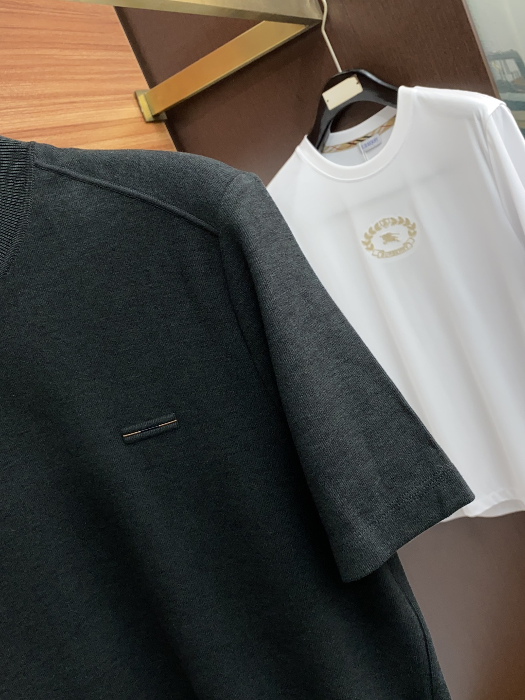  杰尼亚 2025秋冬专柜新款 时尚休闲打底衫短袖T恤，精选进口高密度膨体暖姜天丝德绒系列膨体蓄暖，糯感