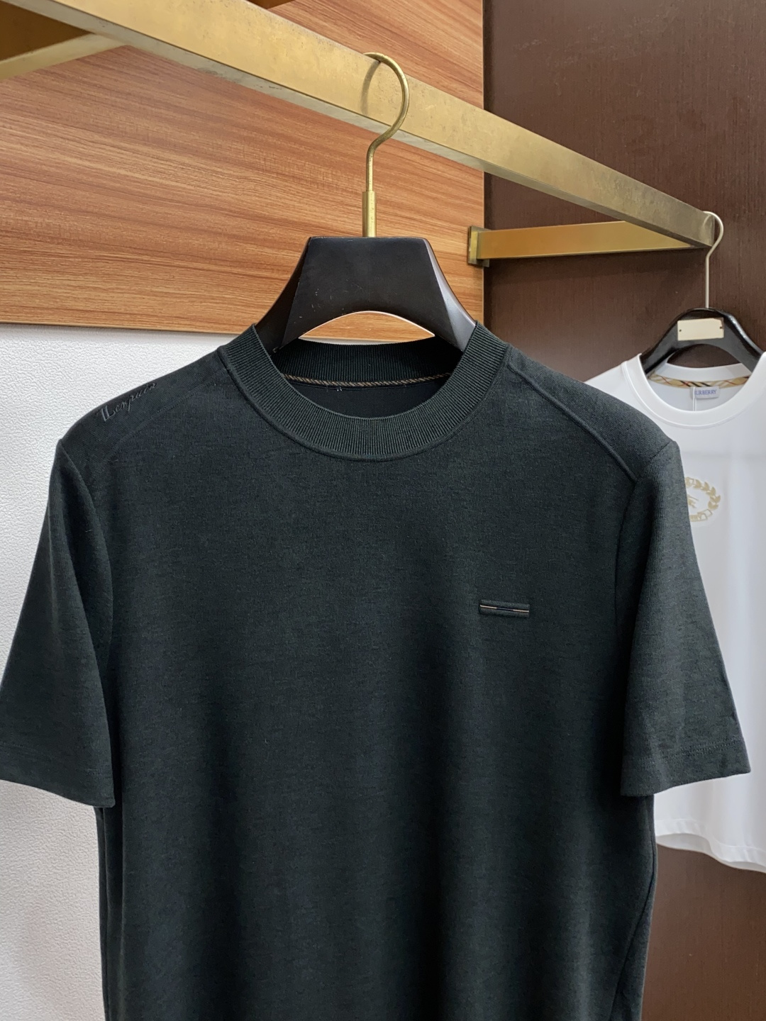  杰尼亚 2025秋冬专柜新款 时尚休闲打底衫短袖T恤，精选进口高密度膨体暖姜天丝德绒系列膨体蓄暖，糯感