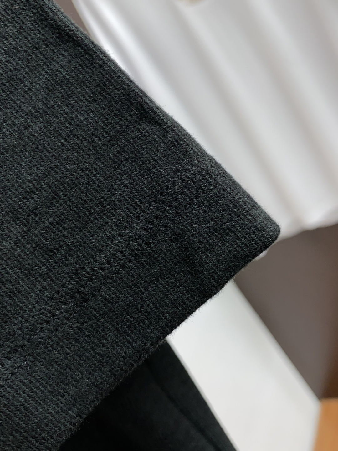  杰尼亚 2025秋冬专柜新款 时尚休闲打底衫短袖T恤，精选进口高密度膨体暖姜天丝德绒系列膨体蓄暖，糯感