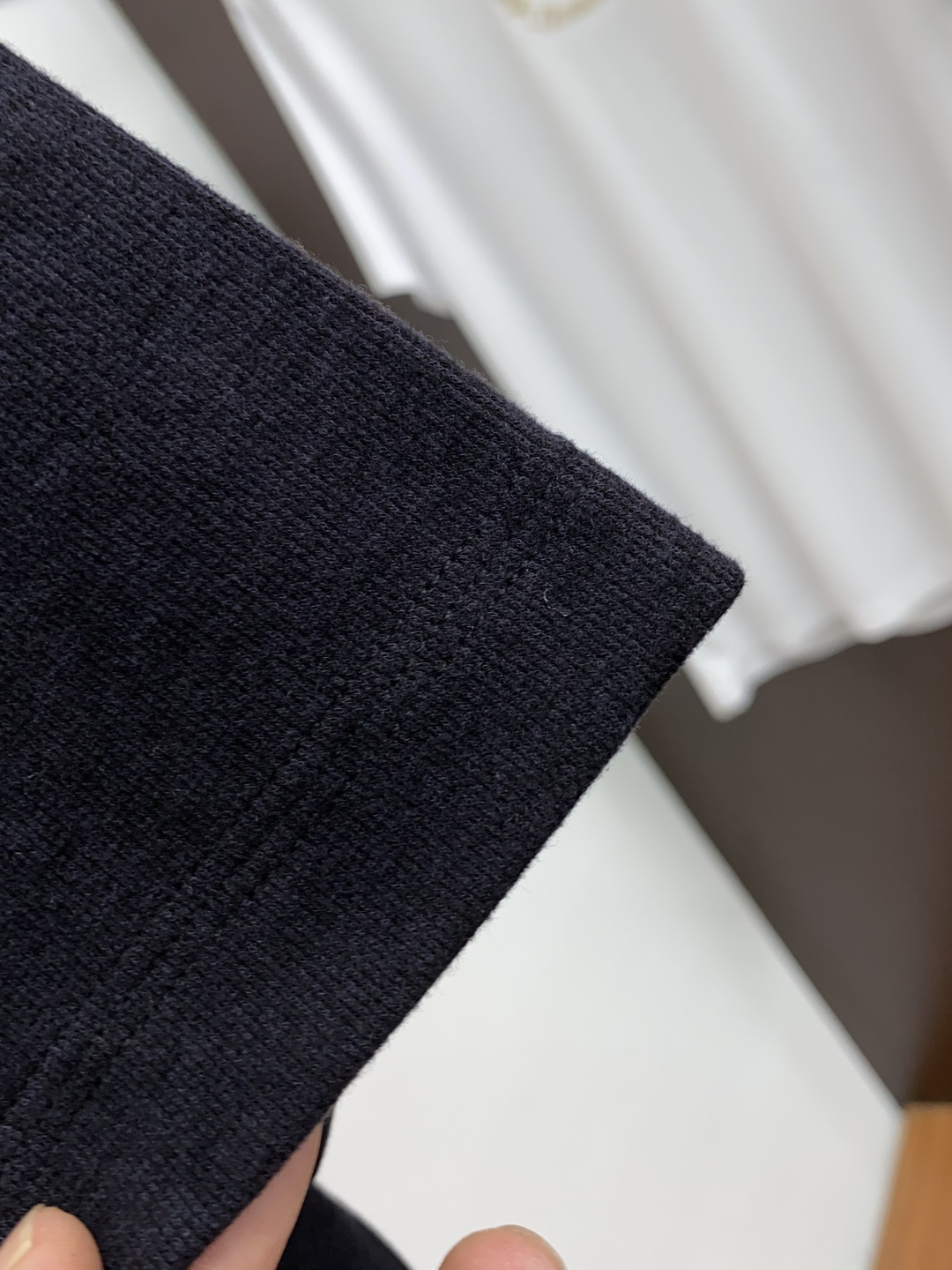  杰尼亚 2025秋冬专柜新款 时尚休闲打底衫短袖T恤，精选进口高密度膨体暖姜天丝德绒系列膨体蓄暖，糯感