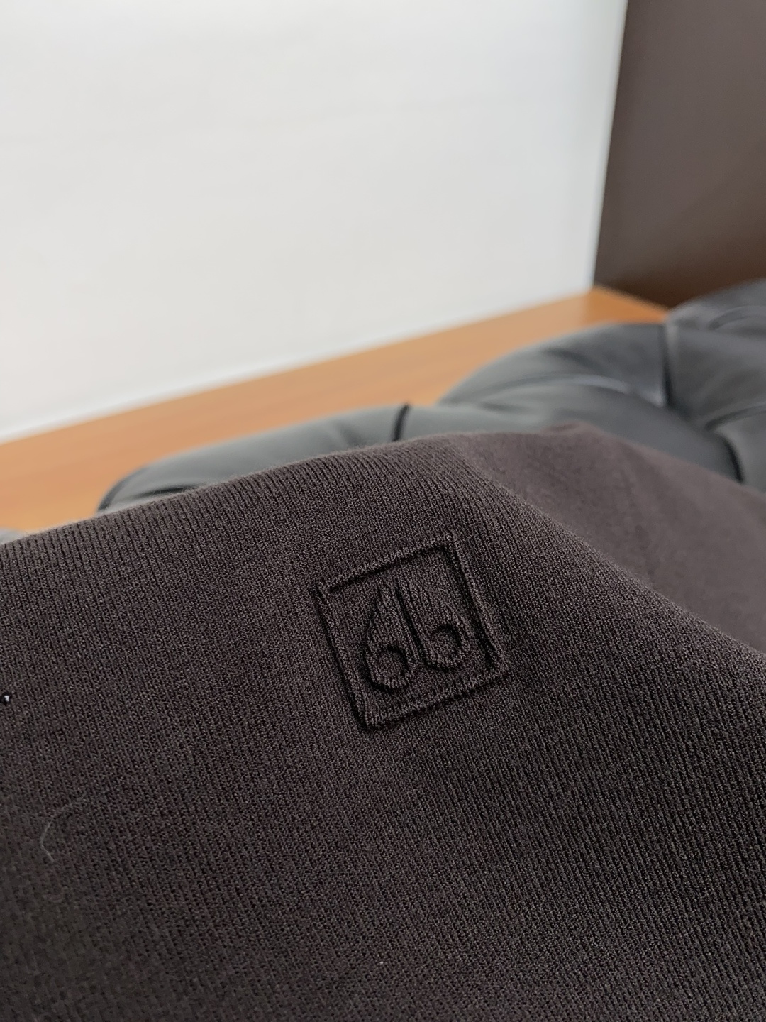  剪刀 家族男士高端简约圆领加厚针织毛衣短袖 ，香港洋行渠道货，纯正血统品质，25年秋冬 新款，经典王牌